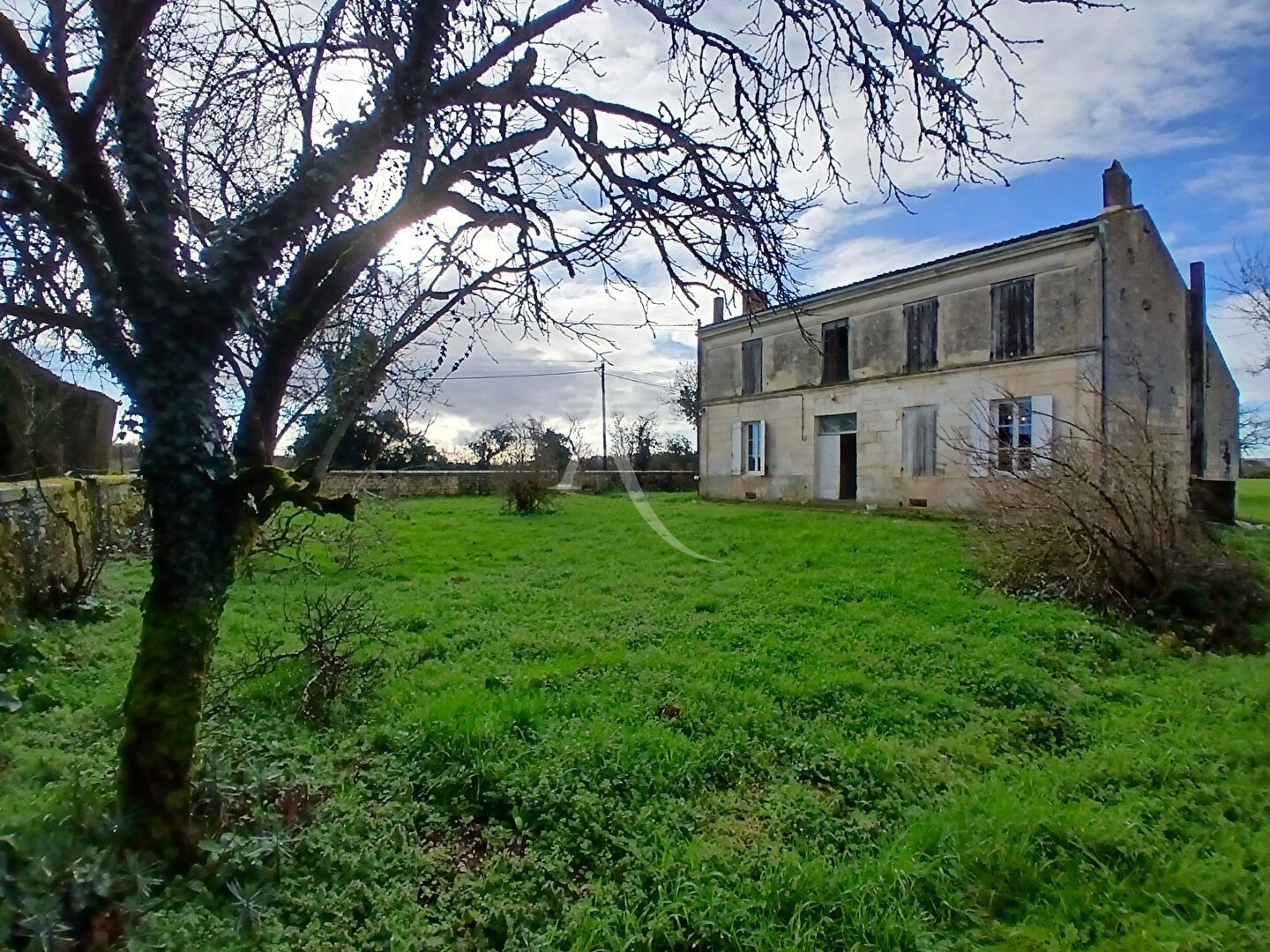 Agence immobilière de 
 L'ADRESSE SAINTES - L'adresse Saintes 
