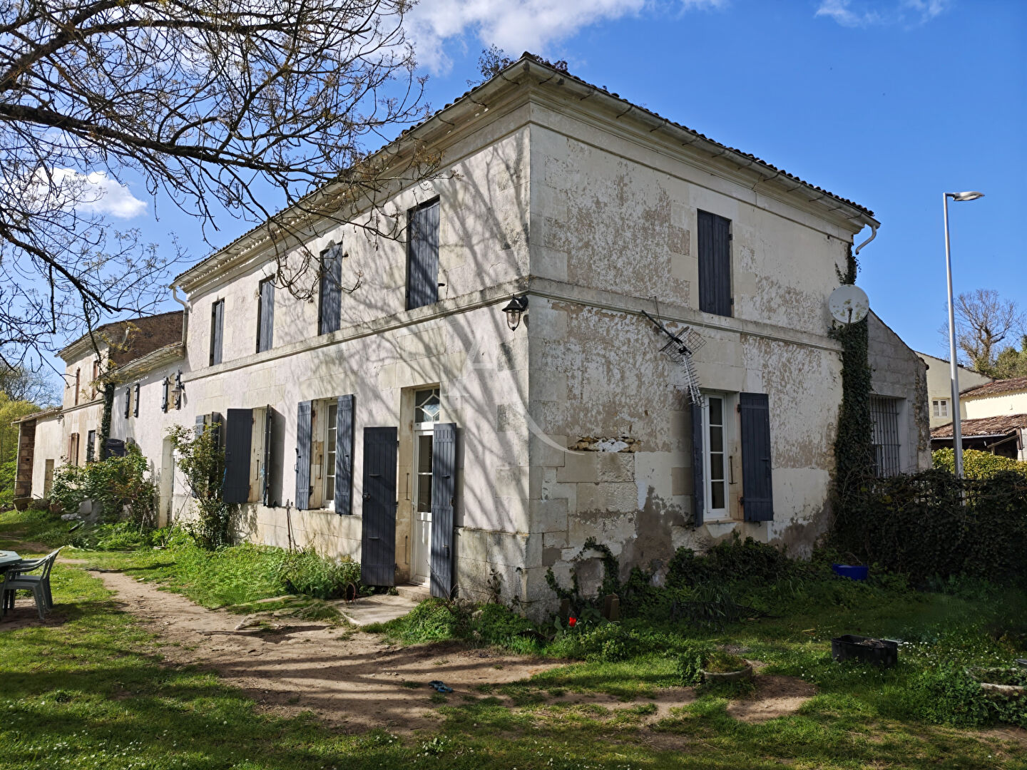 Agence immobilière de 
 L'ADRESSE SAINTES - L'adresse Saintes 

