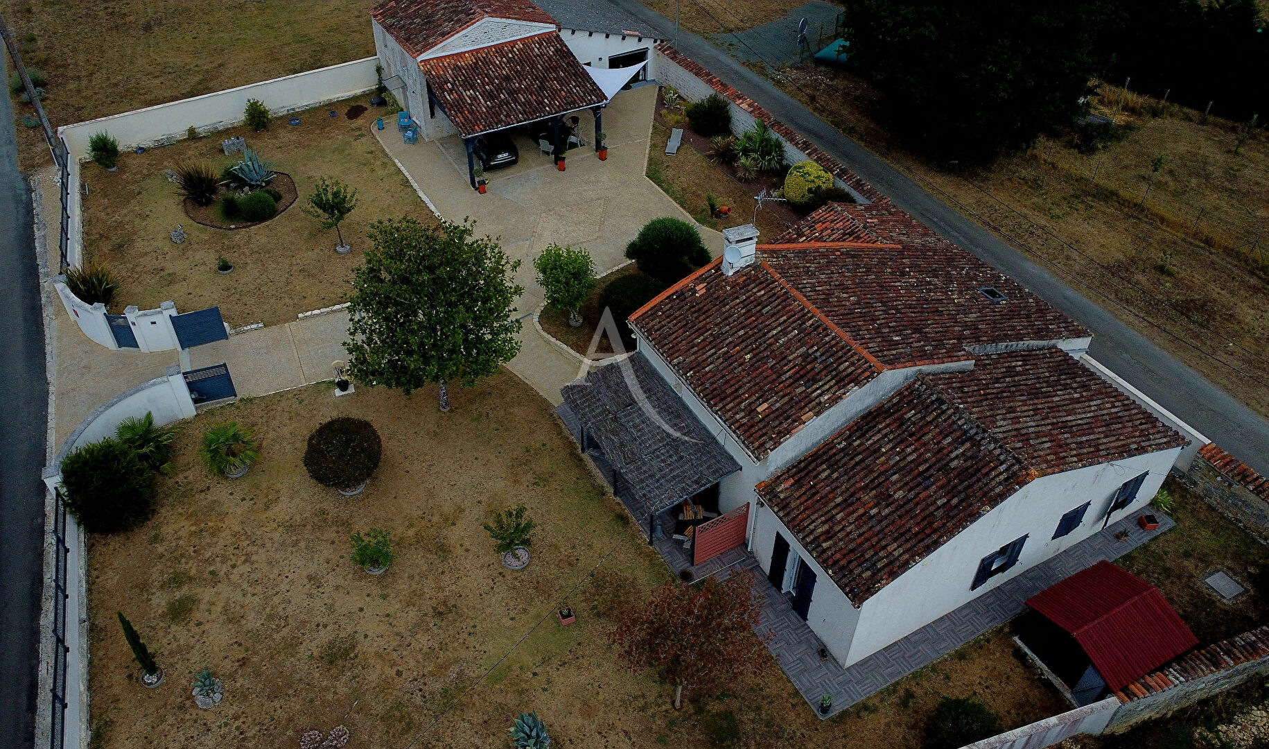 Agence immobilière de 
 L'ADRESSE SAINTES - L'adresse Saintes 

