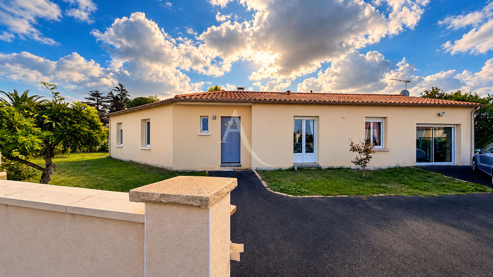 Agence immobilière de 
 L'ADRESSE SAINTES - L'adresse Saintes 
