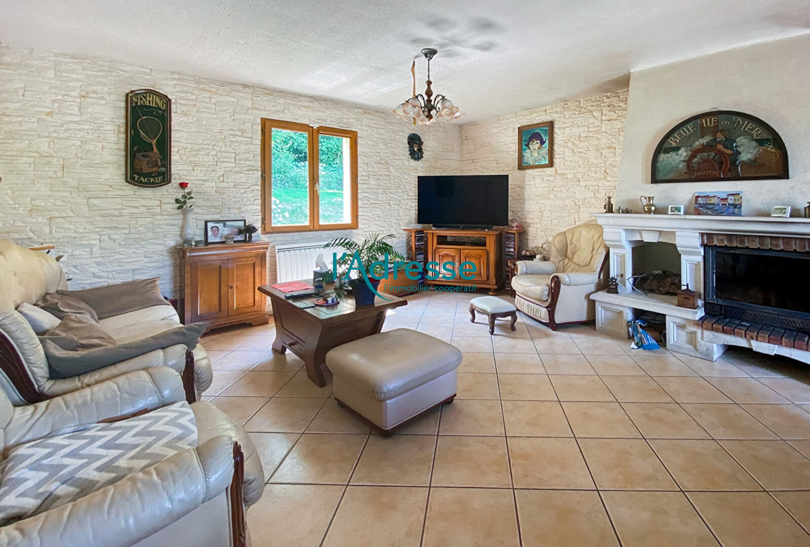 Photo Plain-pied sur 6 815m² de terrain image 2/6