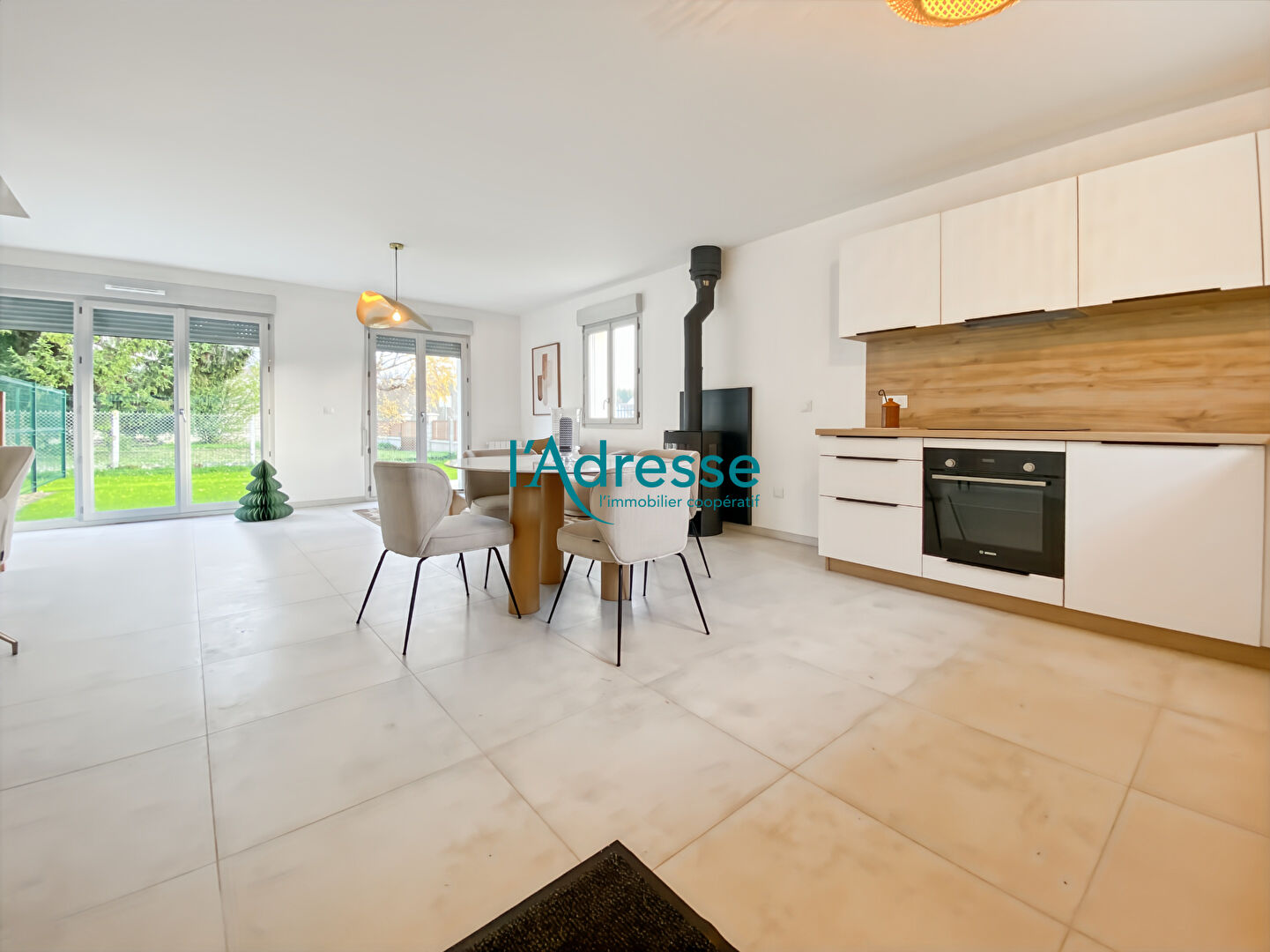 Agence immobilière de 
 AGENCE DU SOLEIL LEVANT - L'ADRESSE - AGENCE DU SOLEIL LEVANT - L'ADRESSE 
