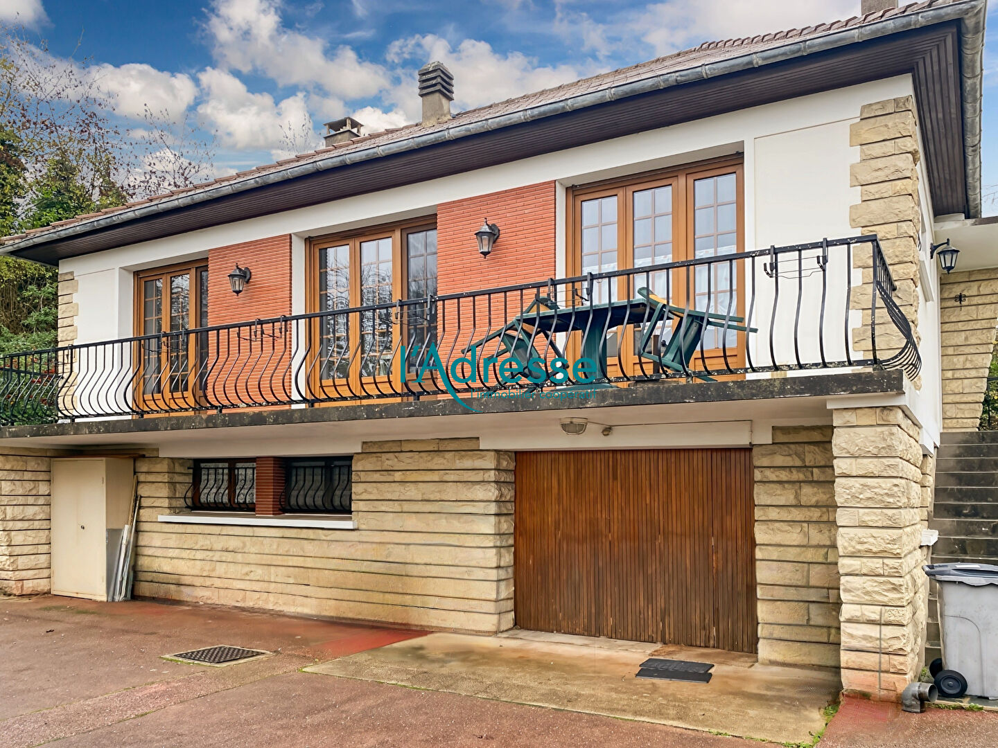 Agence immobilière de 
 AGENCE DU SOLEIL LEVANT - L'ADRESSE - AGENCE DU SOLEIL LEVANT - L'ADRESSE 
