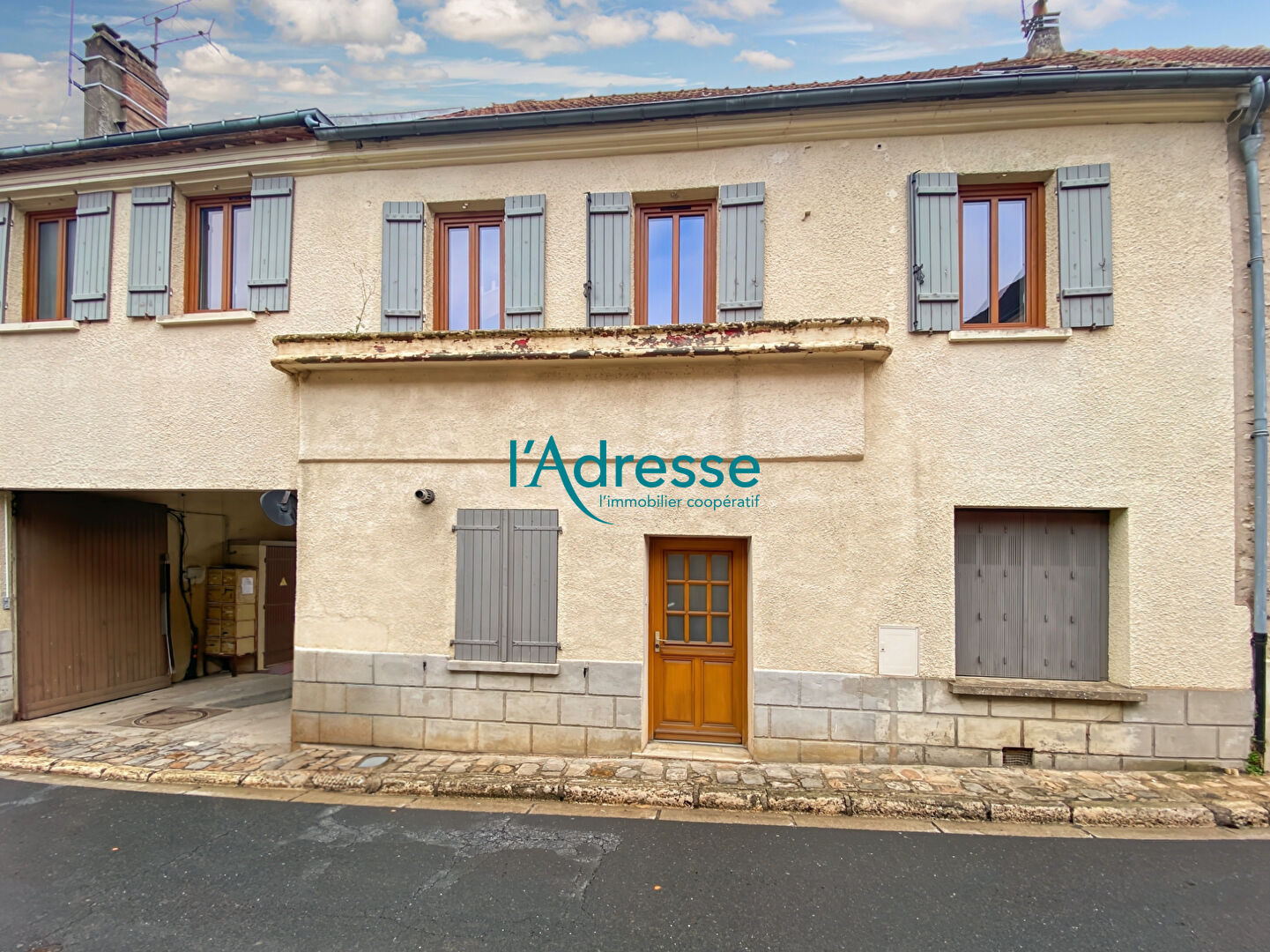 Photo Maison de ville en plein coeur du charmant village de Chaussy ! image 3/6