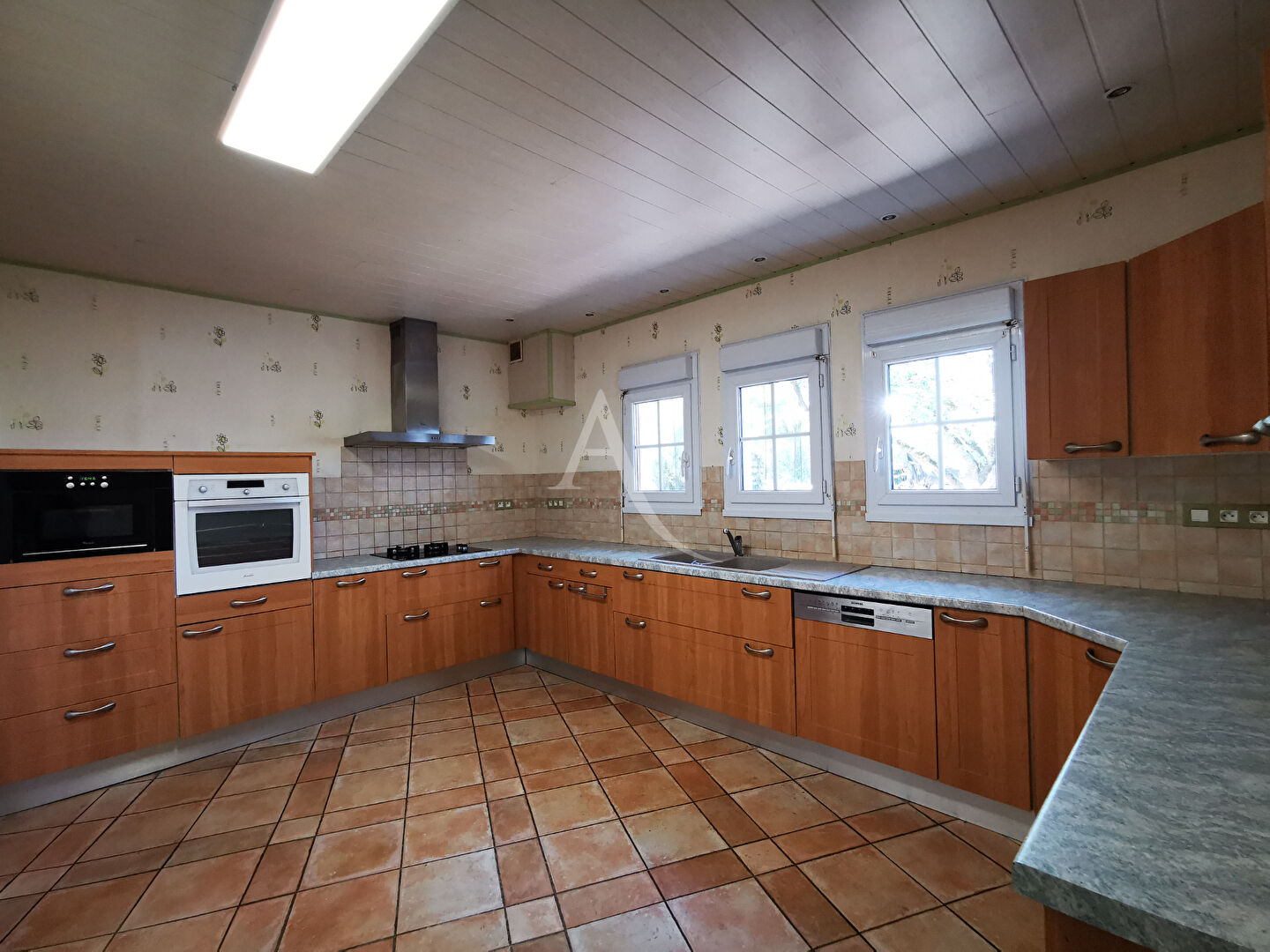 Photo CHEF BOUTONNE : maison 7  pièces (165 m²) image 1/6