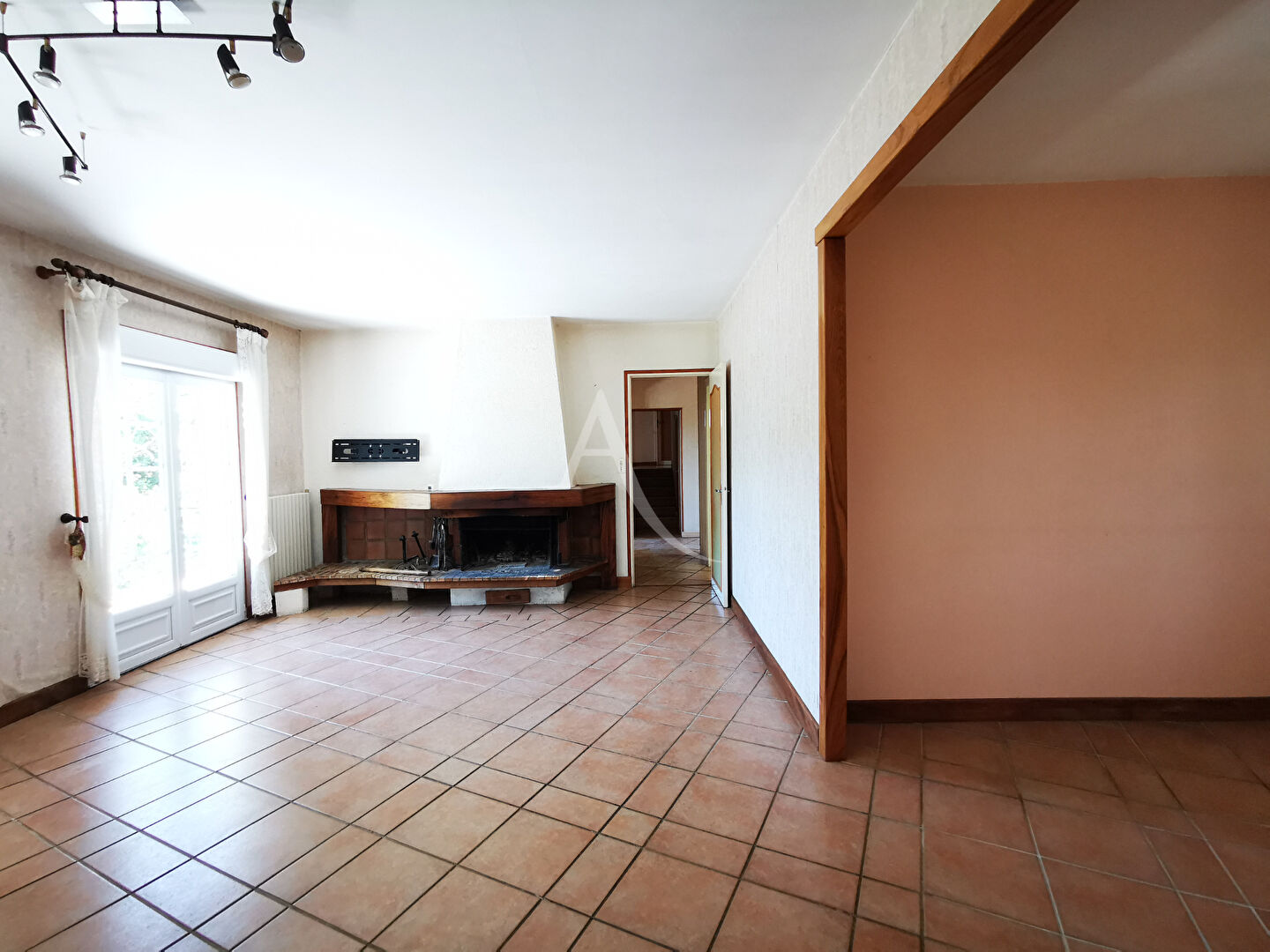 Photo CHEF BOUTONNE : maison 7  pièces (165 m²) image 2/6