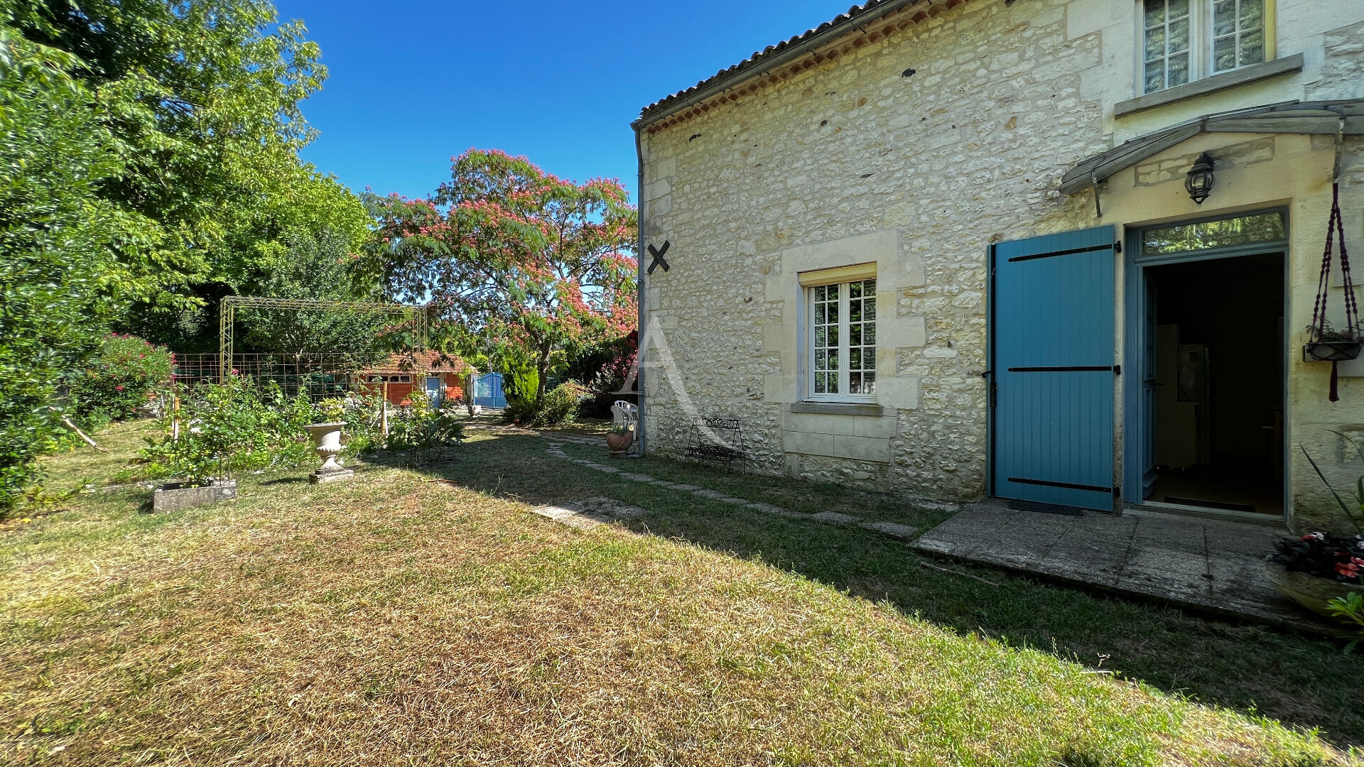 Photo Maison en pierre Medis 170m² quartier très calme image 2/6