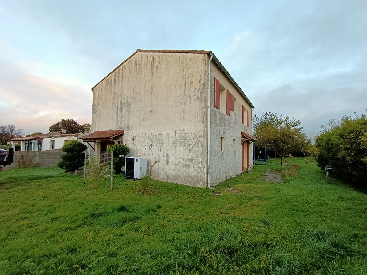 Maison familiale - 5 chambres - grand terrain
