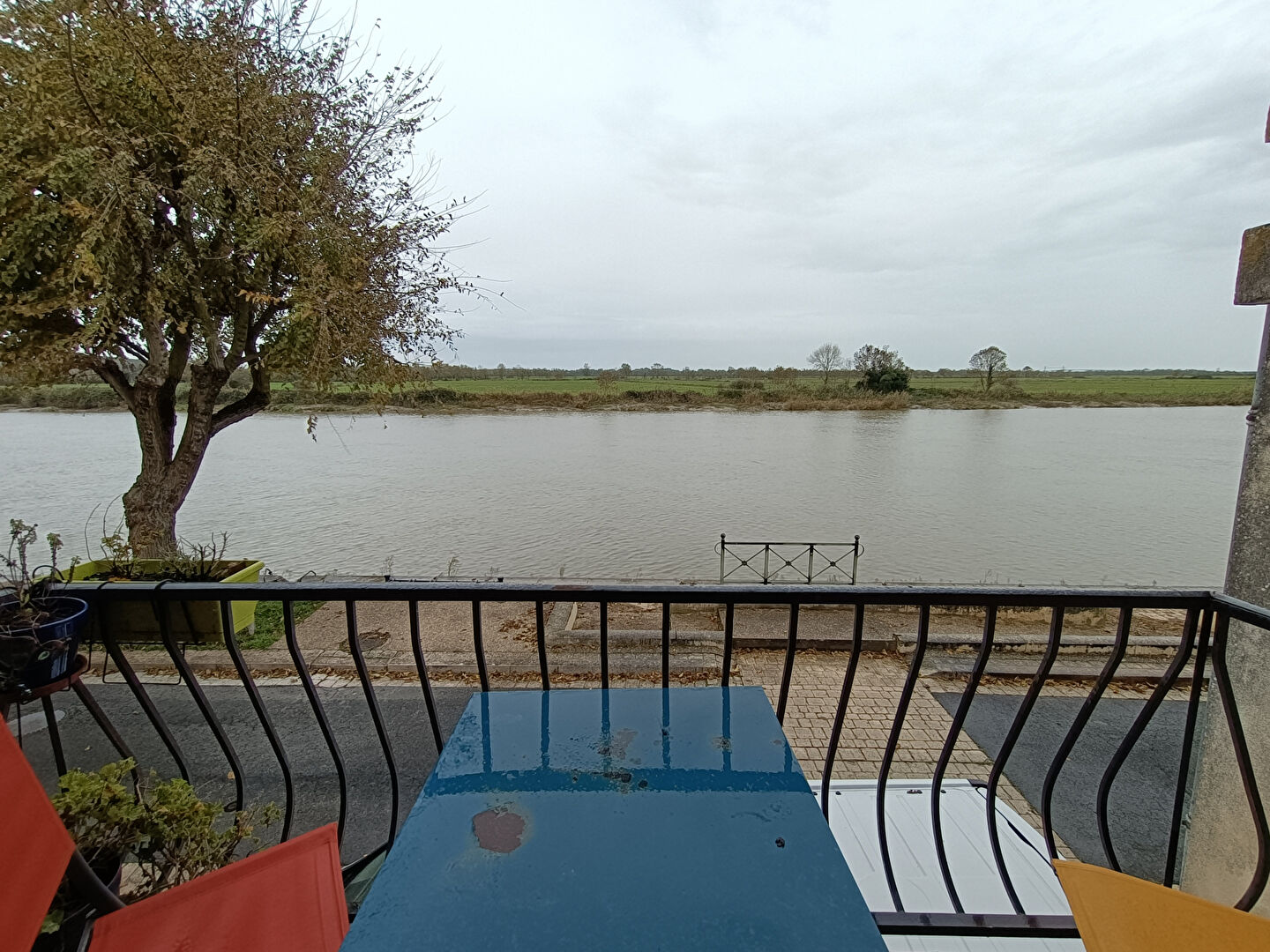 Photo Immeuble à vendre - plein centre de Tonnay-Charente image 5/6