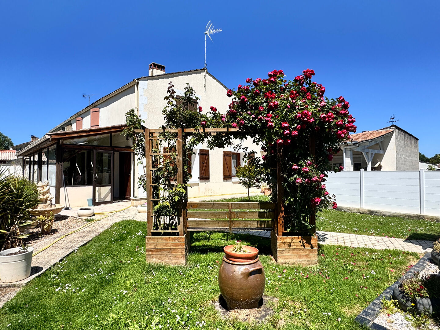 Agence immobilière de L'ADRESSE TONNAY-CHARENTE - L'Adresse Tonnay-Charente - Philippe BABIN