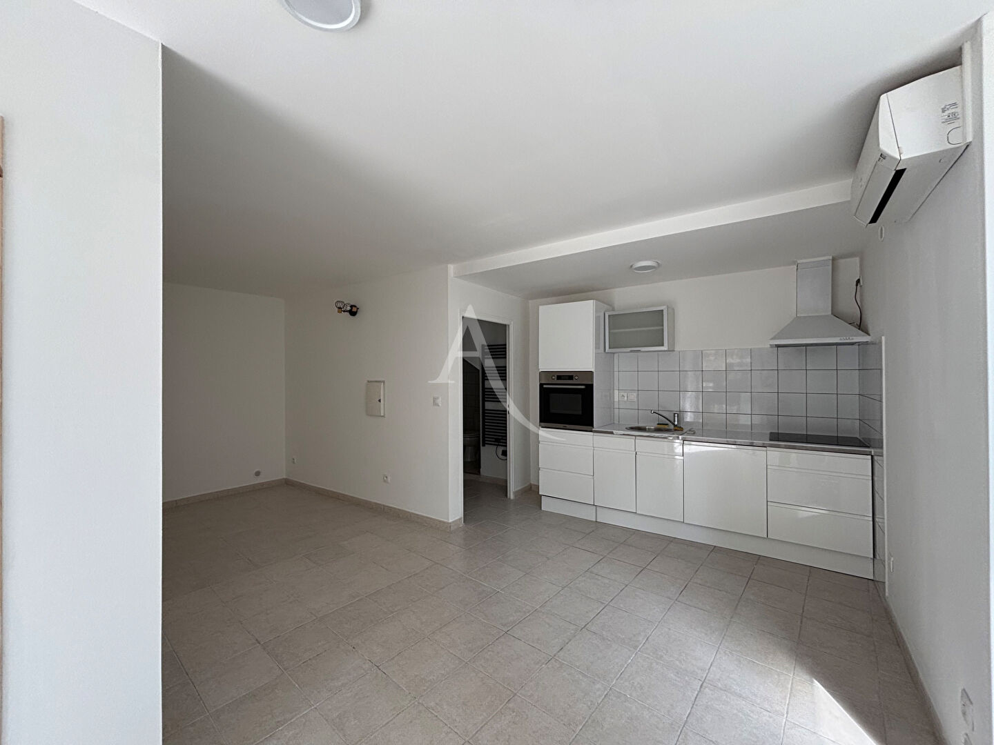 Agence immobilière de 
 L'ADRESSE VAUVERT - L'ADRESSE VAUVERT 
