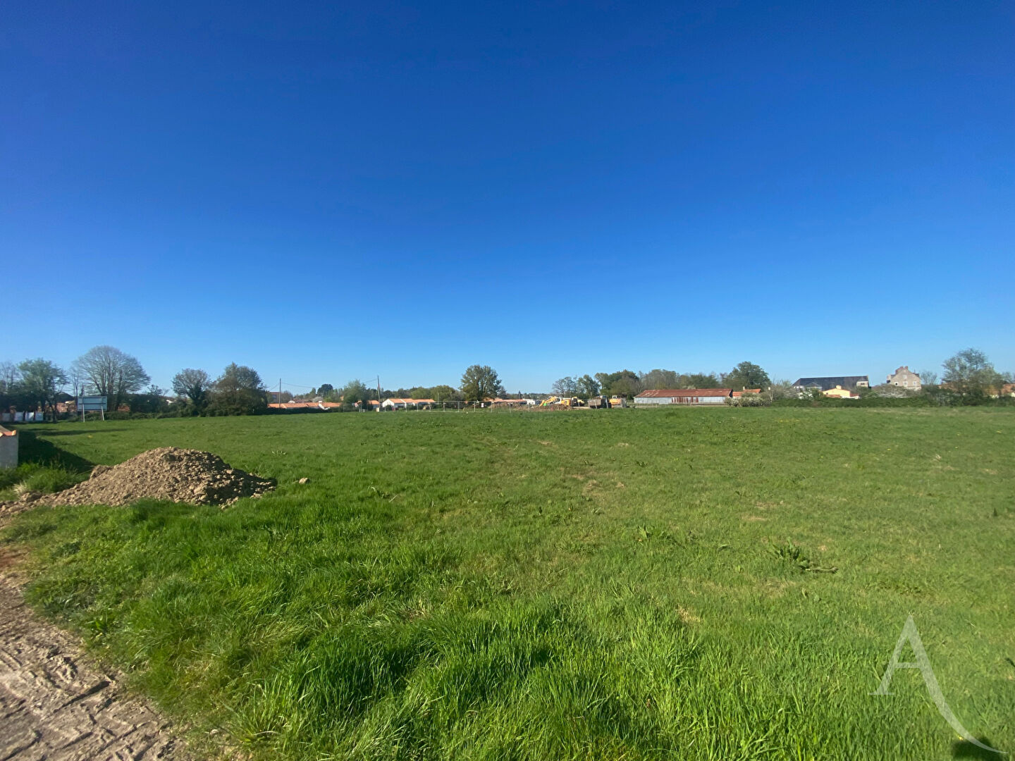 Photo Terrain viabilisé 419m2 Chavagnes-en-Paillers image 2/3