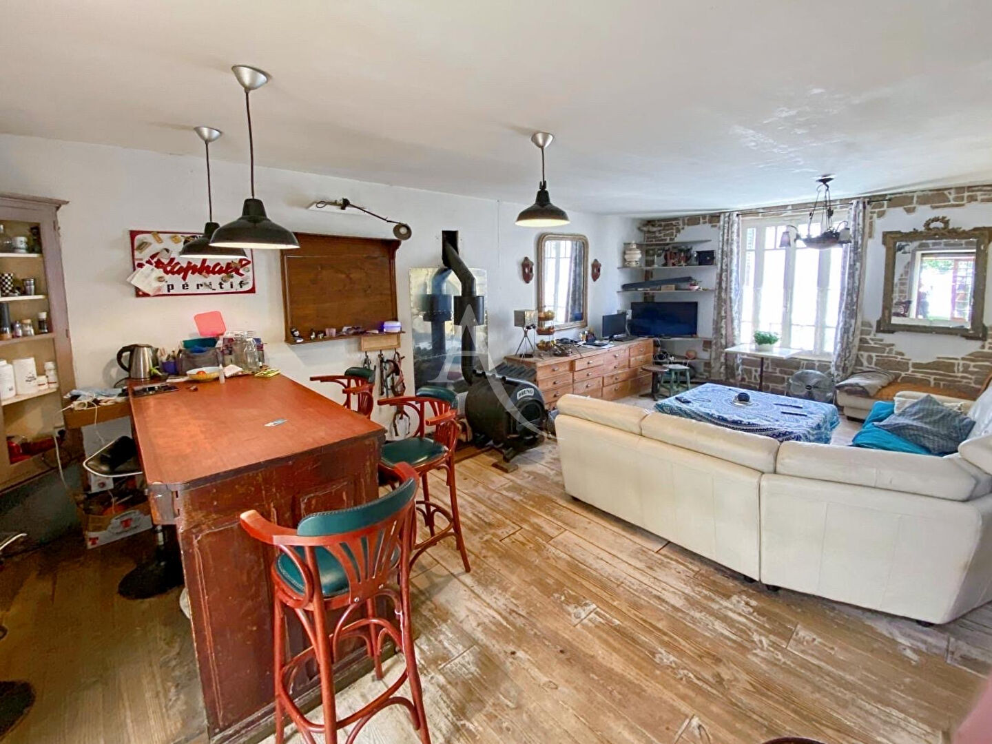 Photo Maison en plein coeur de La Mothe Achard - 8 pièces - 195m² image 5/5