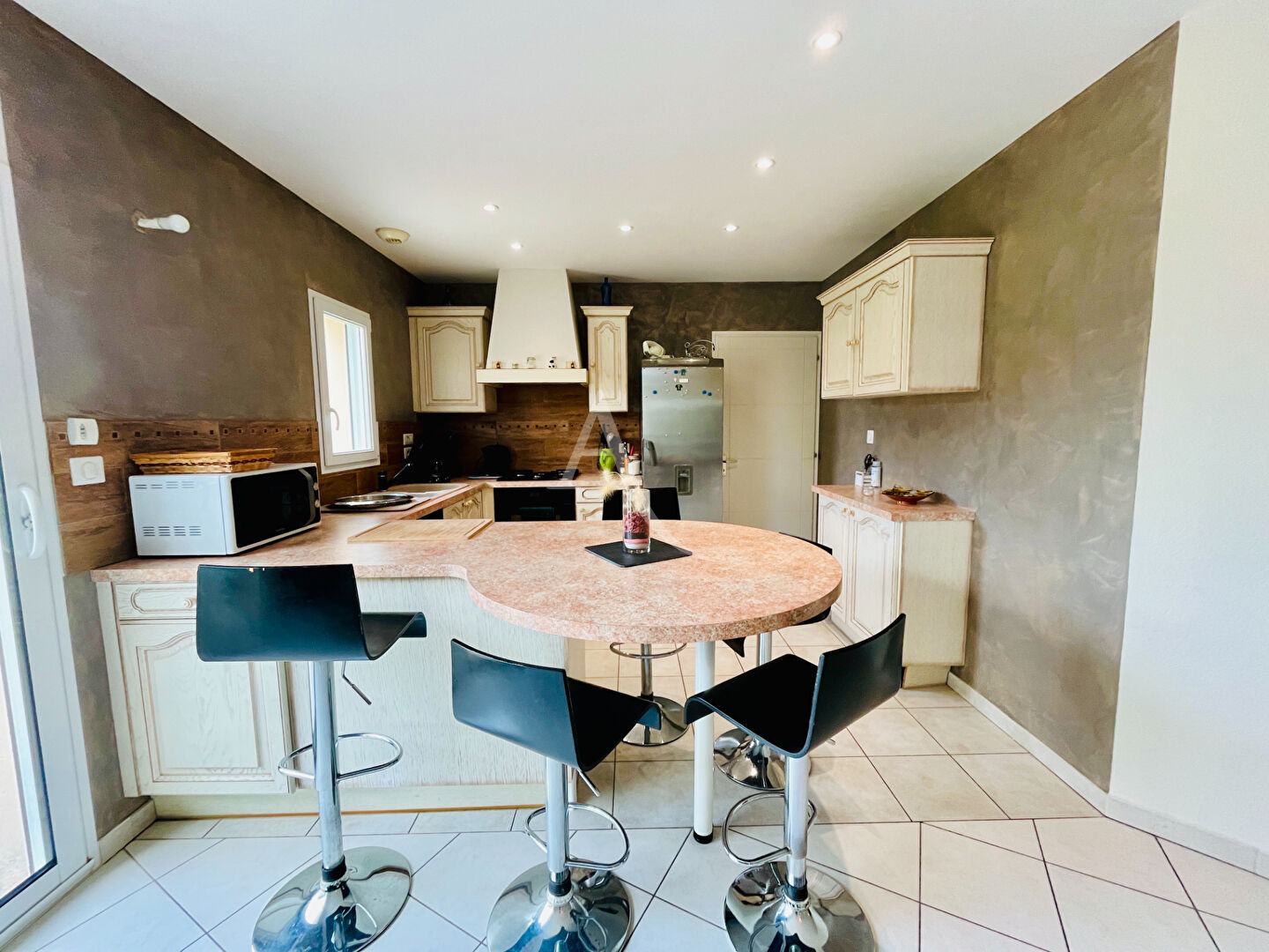 Photo Maison Familiale de 2009 -Sainte Flaive Des Loups - 3 chambres - 119m² image 4/6