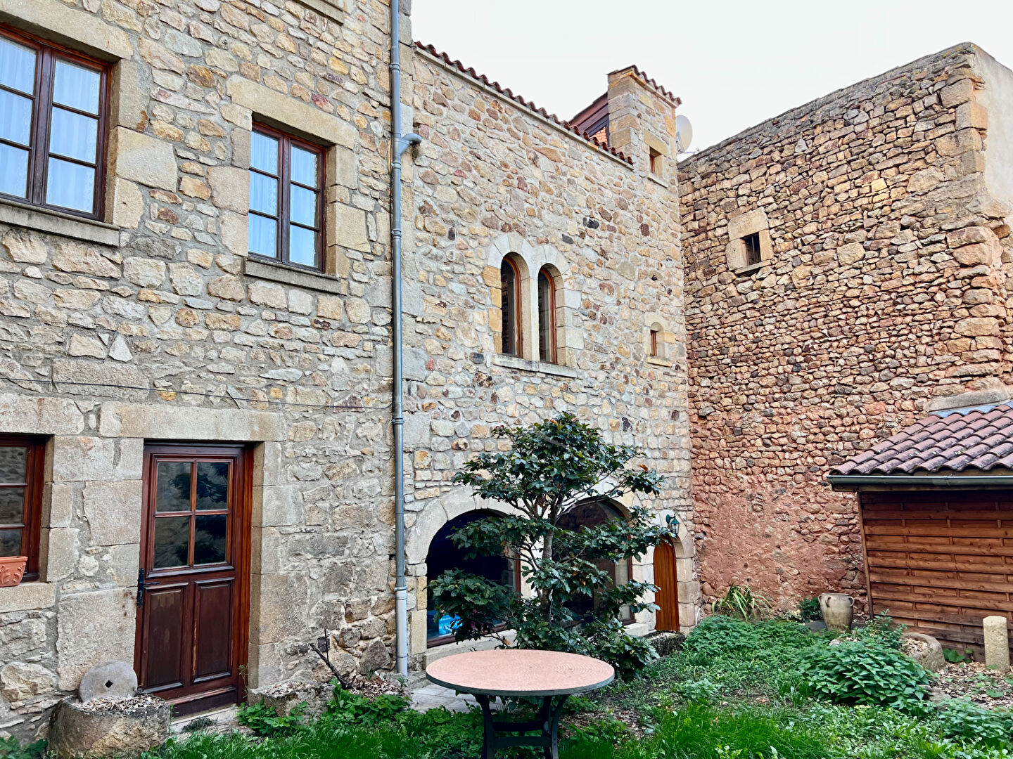Immeuble de caractère à Montpeyroux 63114