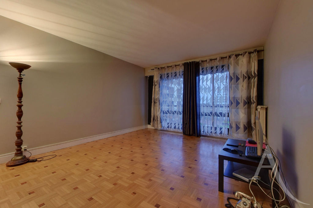 Photo MONTREUIL image 3/5