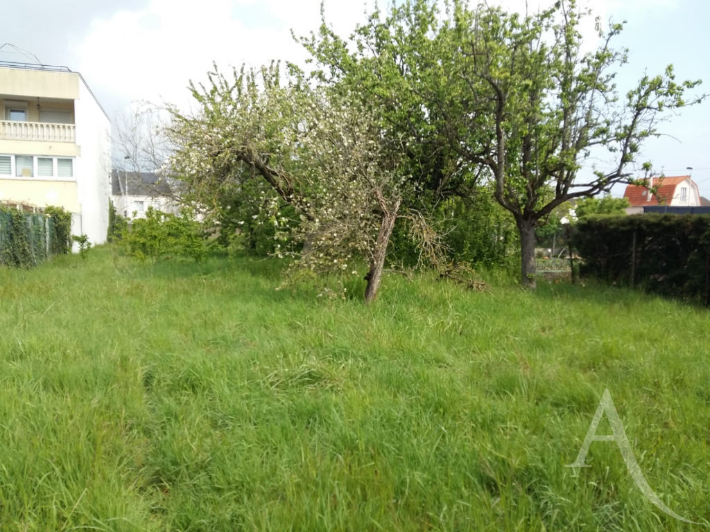 Maison Rosny-Sous-Bois sur une parcelle de 1598m2