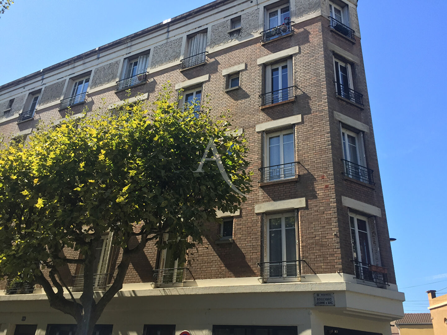Agence immobilière de L'Adresse-Les Abbesses PARIS 18