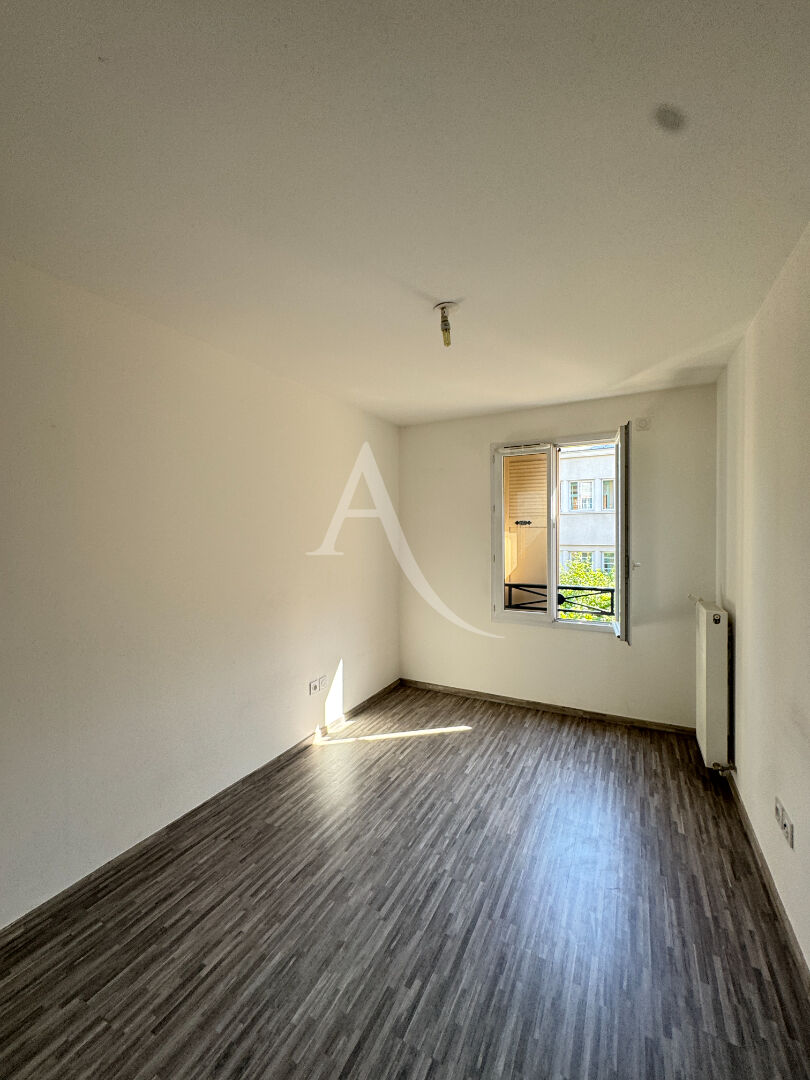 Photo Appartement  (PMR) Romainville 3 pièces 62 M² avec Balcon/terrasse et parking.. image 2/6