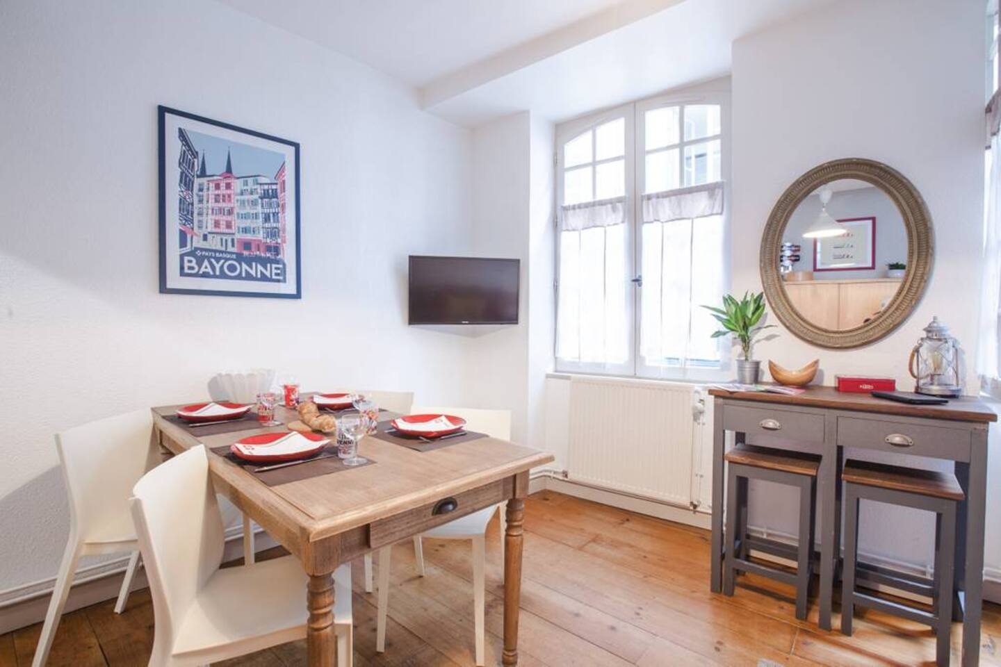 Photo Opportunité d'investissement clé en main - Bayonne centre, Petit Bayonne T3 meublé image 4/6
