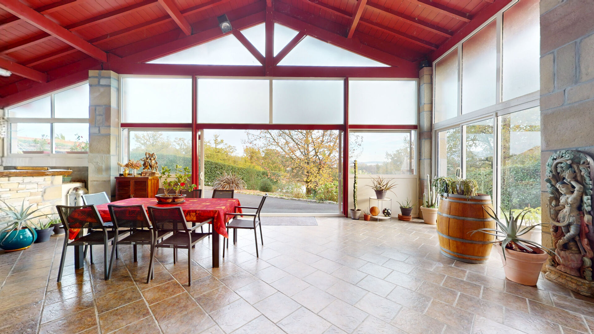 Photo Maison Familiale Atypique avec Volumes et Grand Carport image 5/6