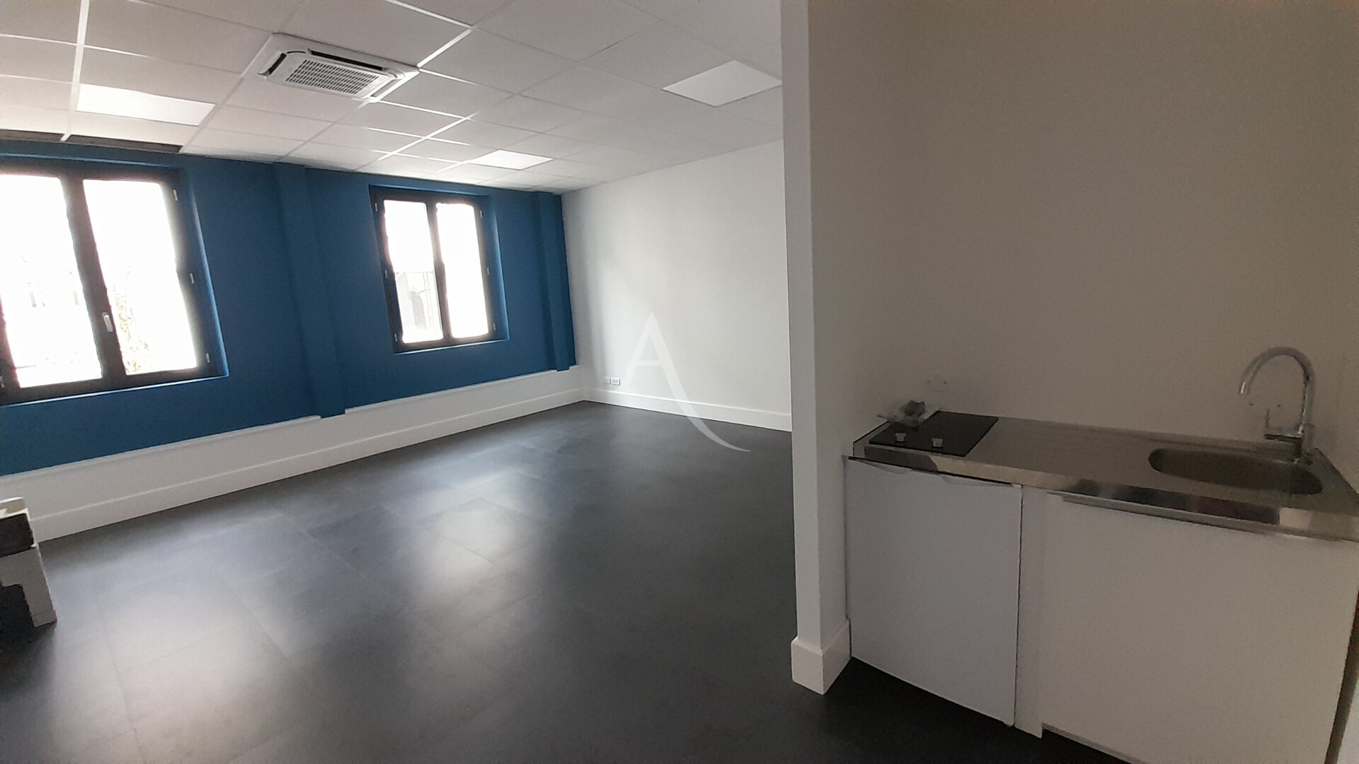 Photo Bureaux Fort De France 33 m2 image 2/3