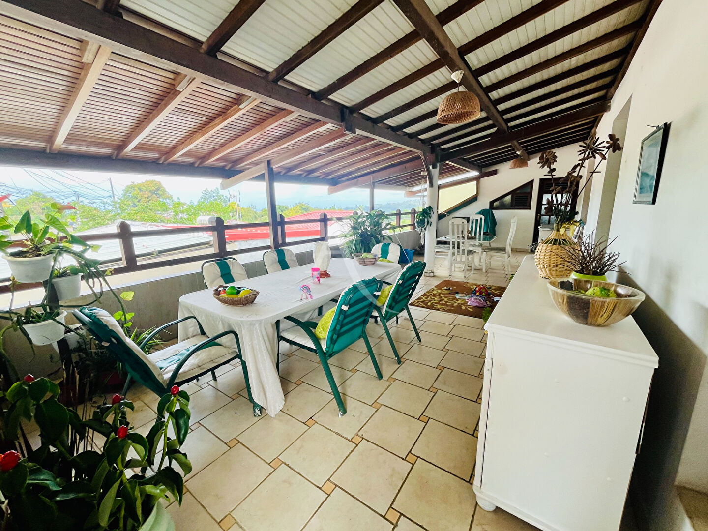 Photo Ensemble immobilier avec piscine - 6 appartements - Fort potentiel locatif au Gros-Morne image 5/6