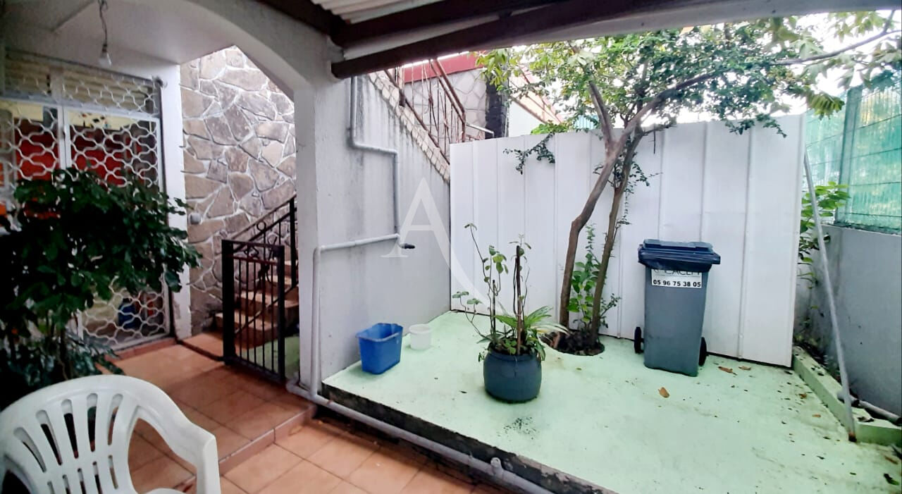 Photo Immeuble de rapport Fort De France 11 pièce(s) 238 m2 - spécial investisseurs !!!!! image 4/6