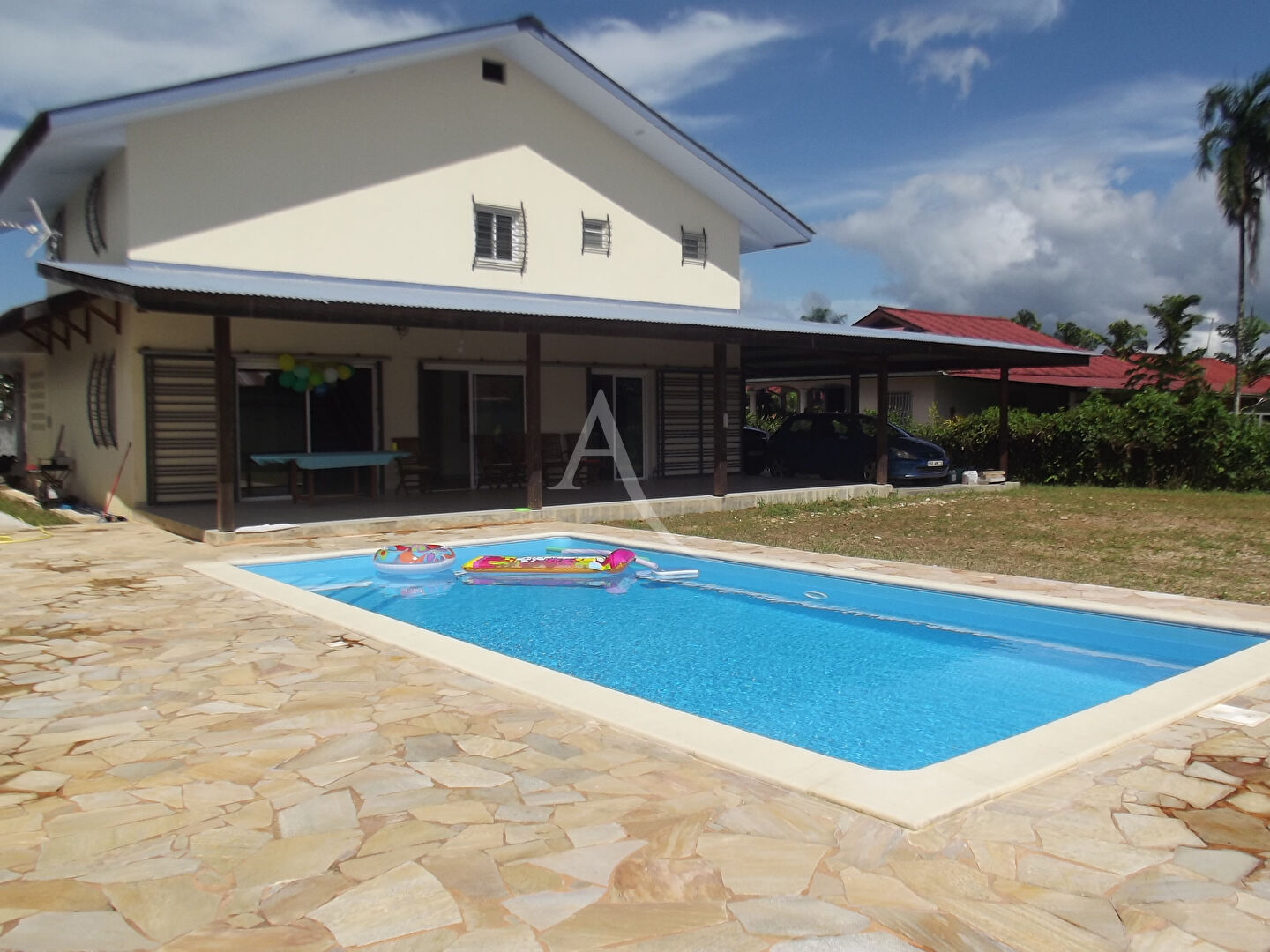 Photo Une villa T7 de 280m² sur Matoury image 1/6