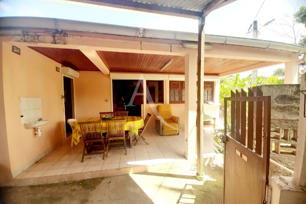 Maison Saint Pierre 4 pièce(s) 102 m2  Localisation exceptionnelle