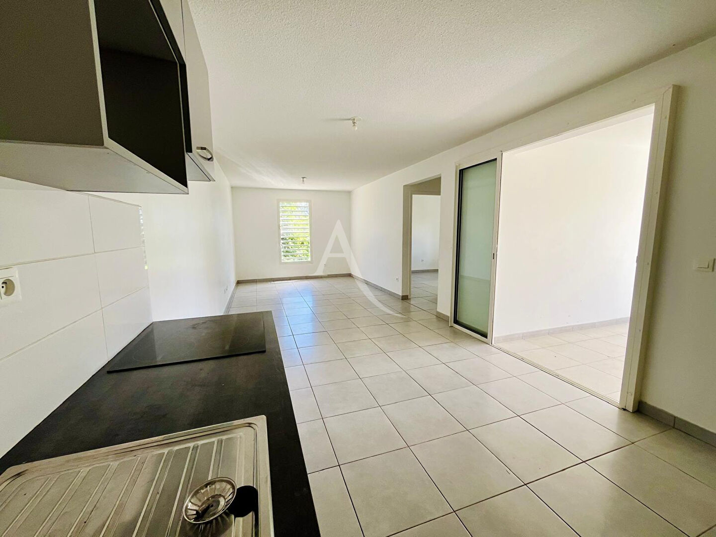 Photo Appartement Le Lamentin Bois Carré T2 image 2/3