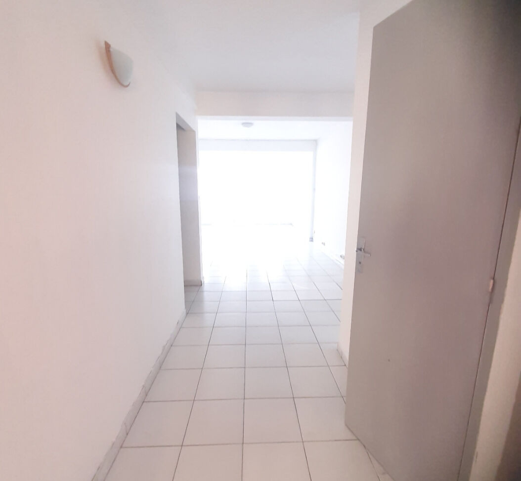 Photo Local d'activité Fort De France 2 pièce(s) 58 m2 Climatisé Pépite A SAISIR !!!!! image 5/6