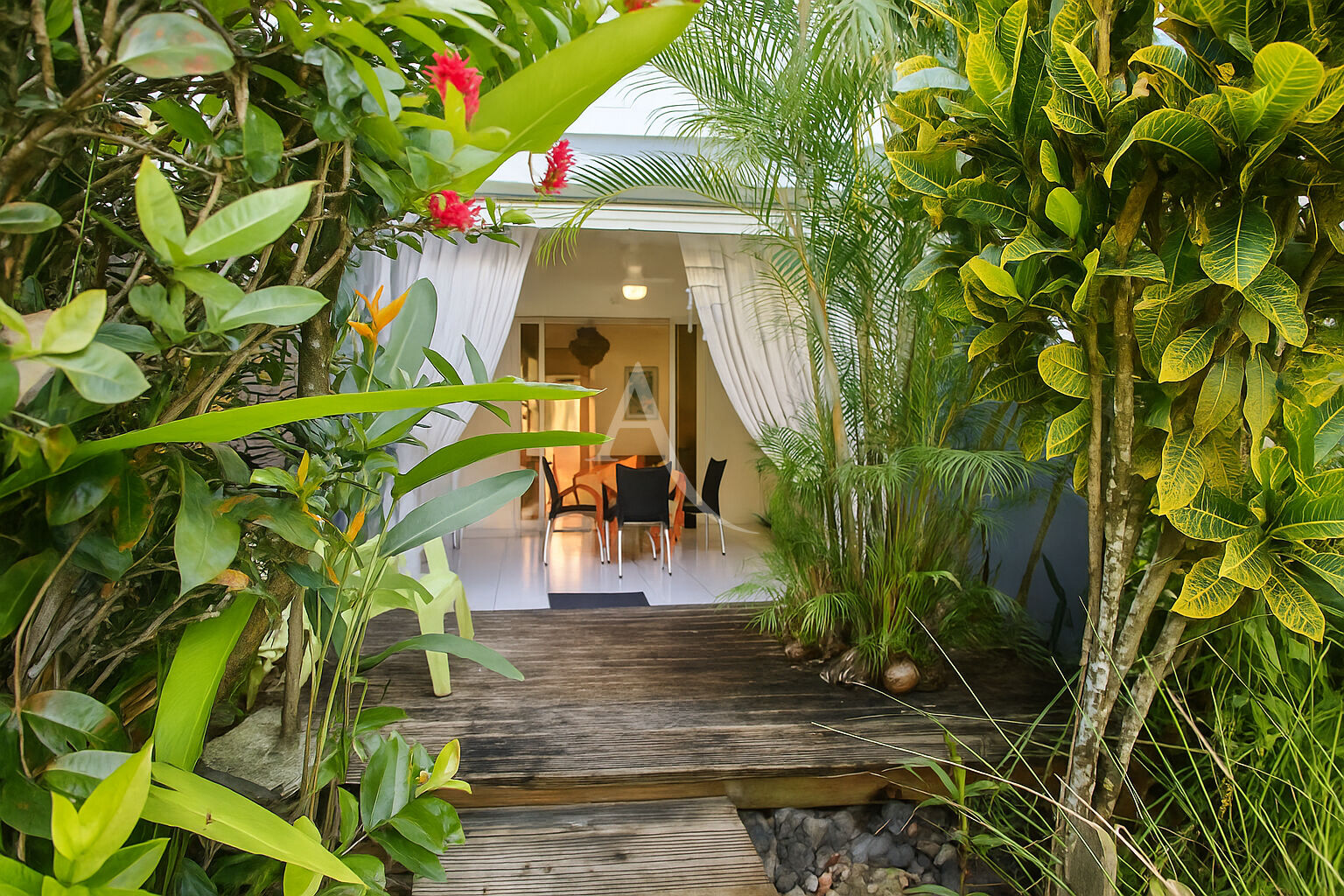 Authentique T2 traversant et ventilé à l'Anse à l'Ane - Votre projet clé en main