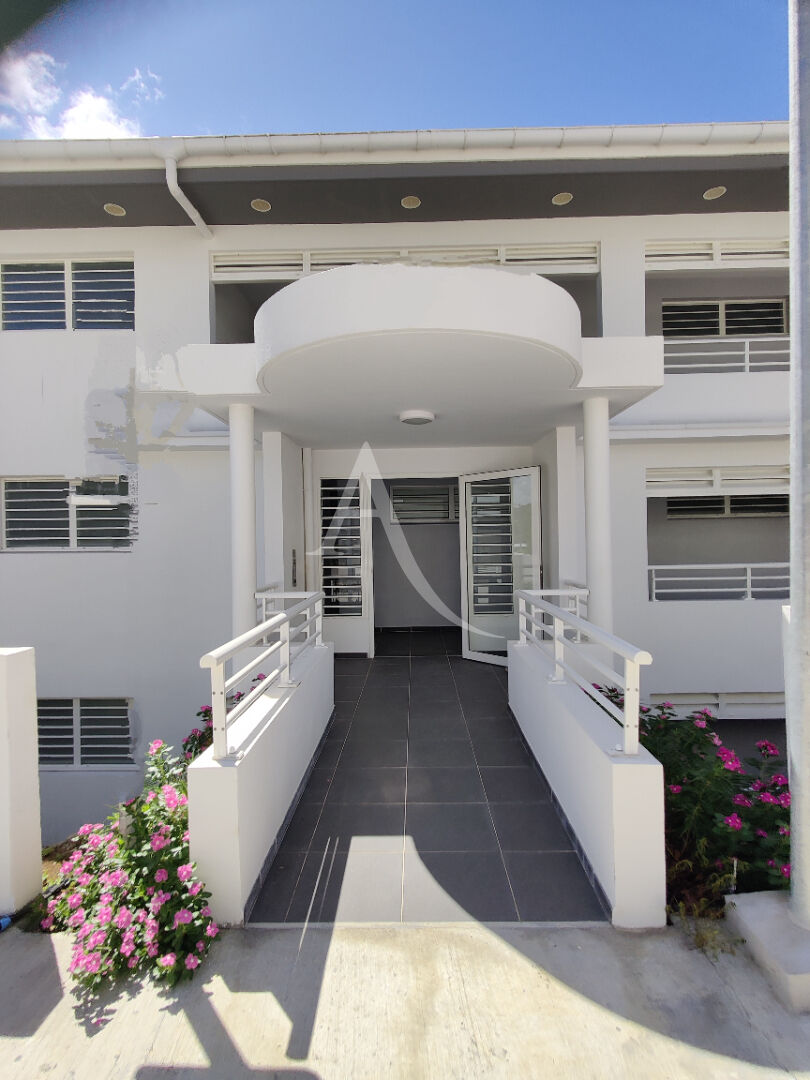 Photo Appartement T3  Neuf Grand Standing avec terrasse de 20m2  et jardinet cadre verdoyant proche mer image 2/4