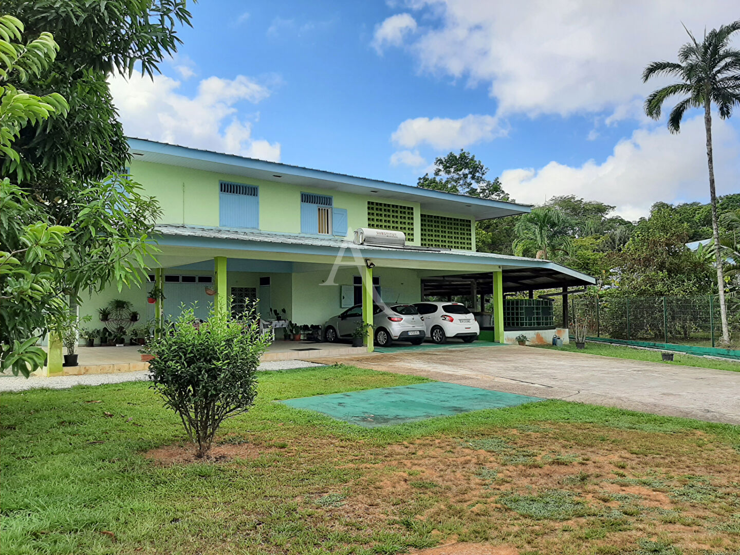 CHARMANT IMMEUBLE DE 6 LOTS LA CHAUMIERE  MATOURY