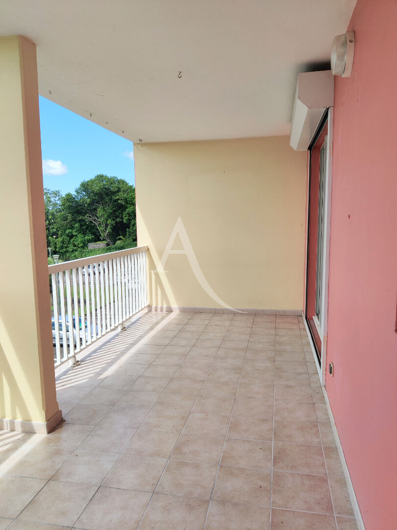 Photo T2 avec parking dans résidence sécurisé à Fort-de-France de 36.53 m2 avec terrasse de 17 m2 image 2/5
