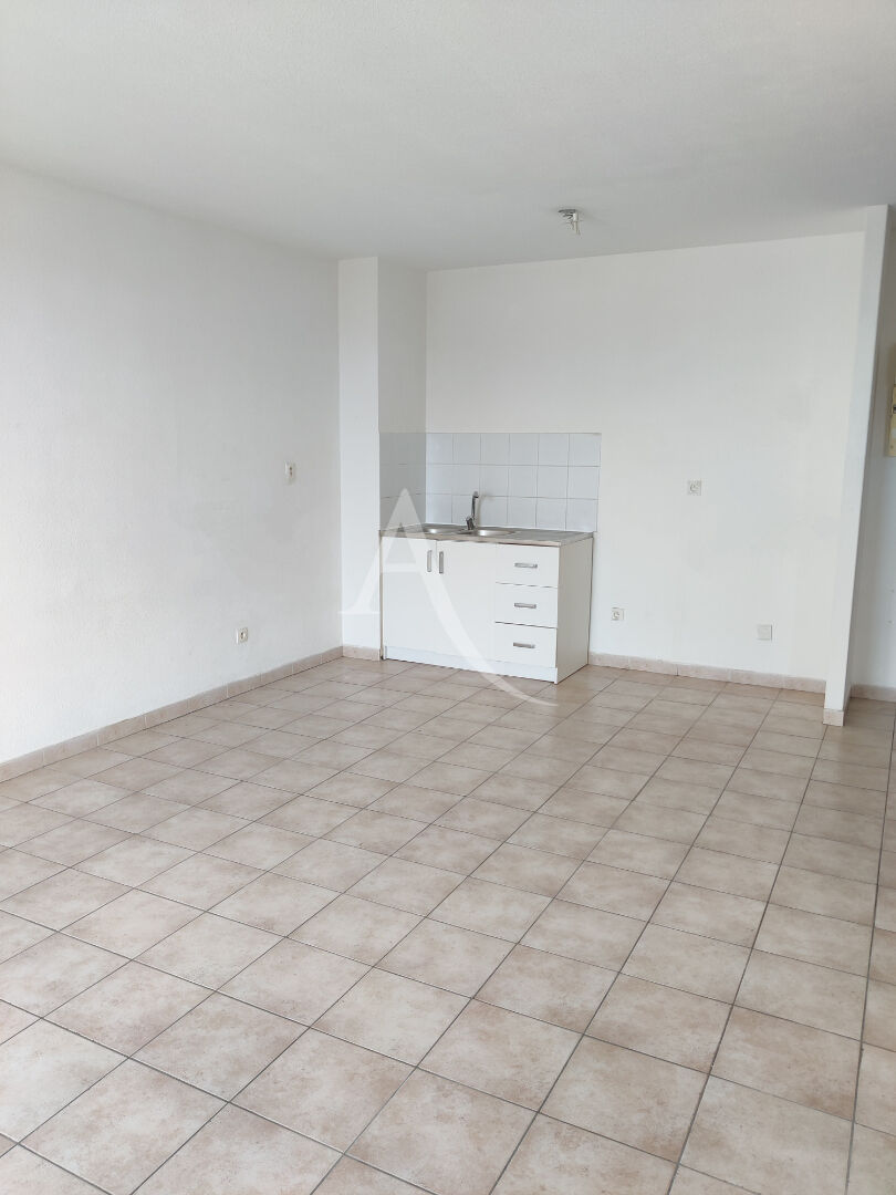 Photo T2 avec parking dans résidence sécurisé à Fort-de-France de 36.53 m2 avec terrasse de 17 m2 image 3/5