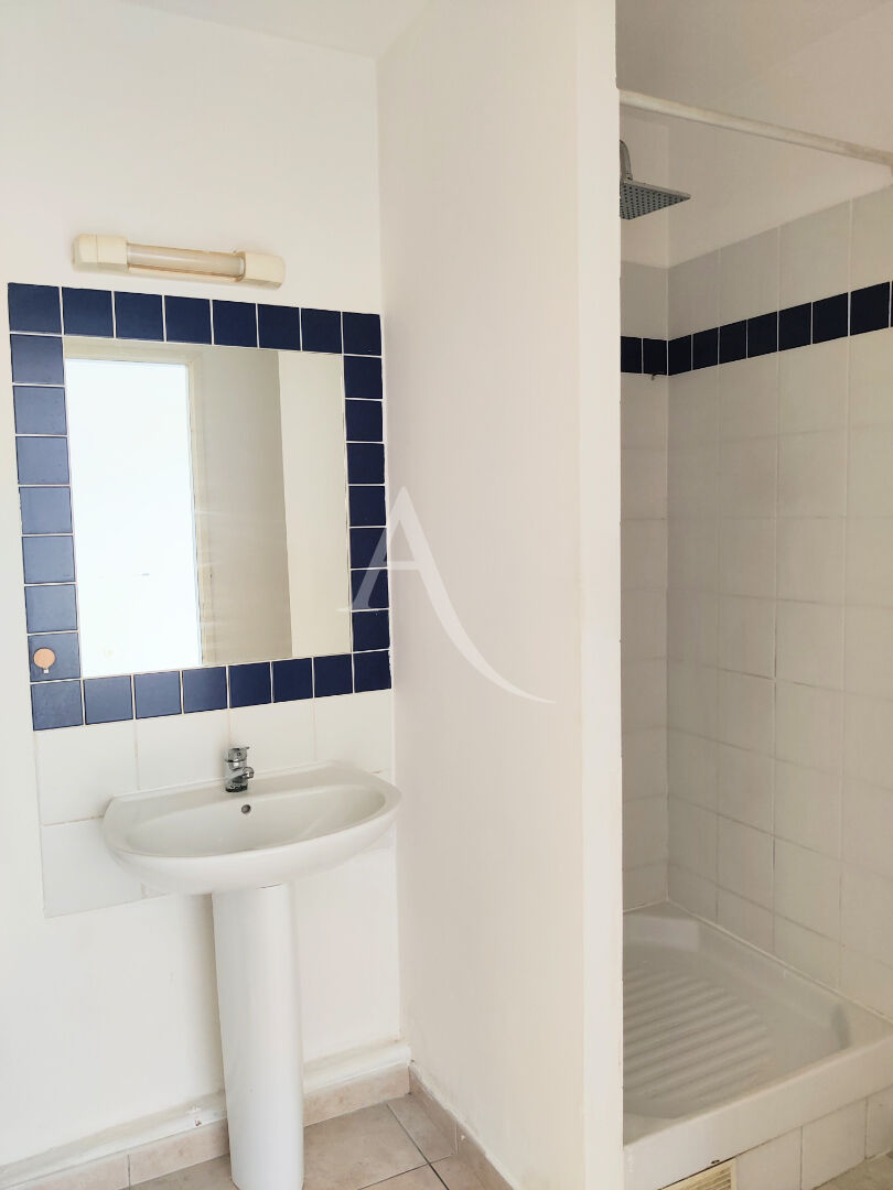 Photo T2 avec parking dans résidence sécurisé à Fort-de-France de 36.53 m2 avec terrasse de 17 m2 image 4/5