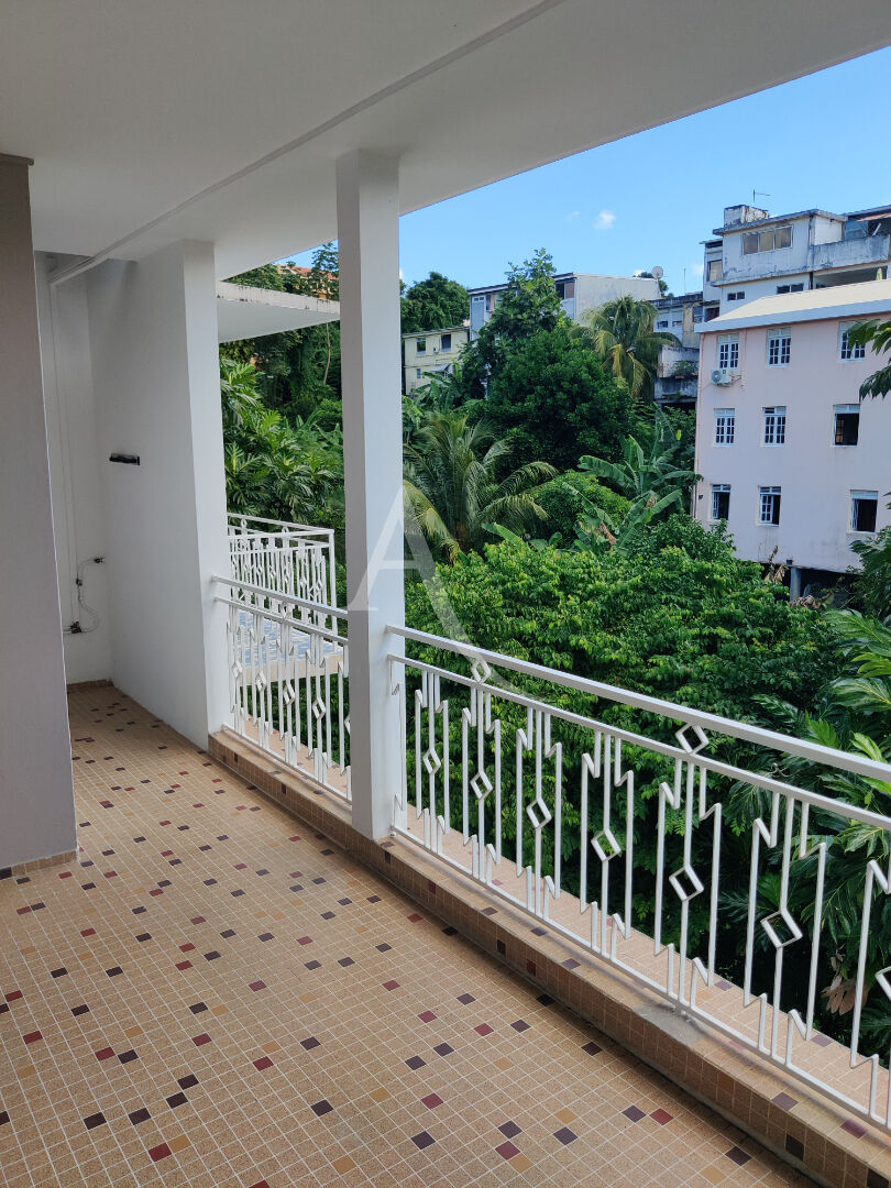 Photo Appartement Schoelcher 3 pièces rénové avec terrasse image 4/6