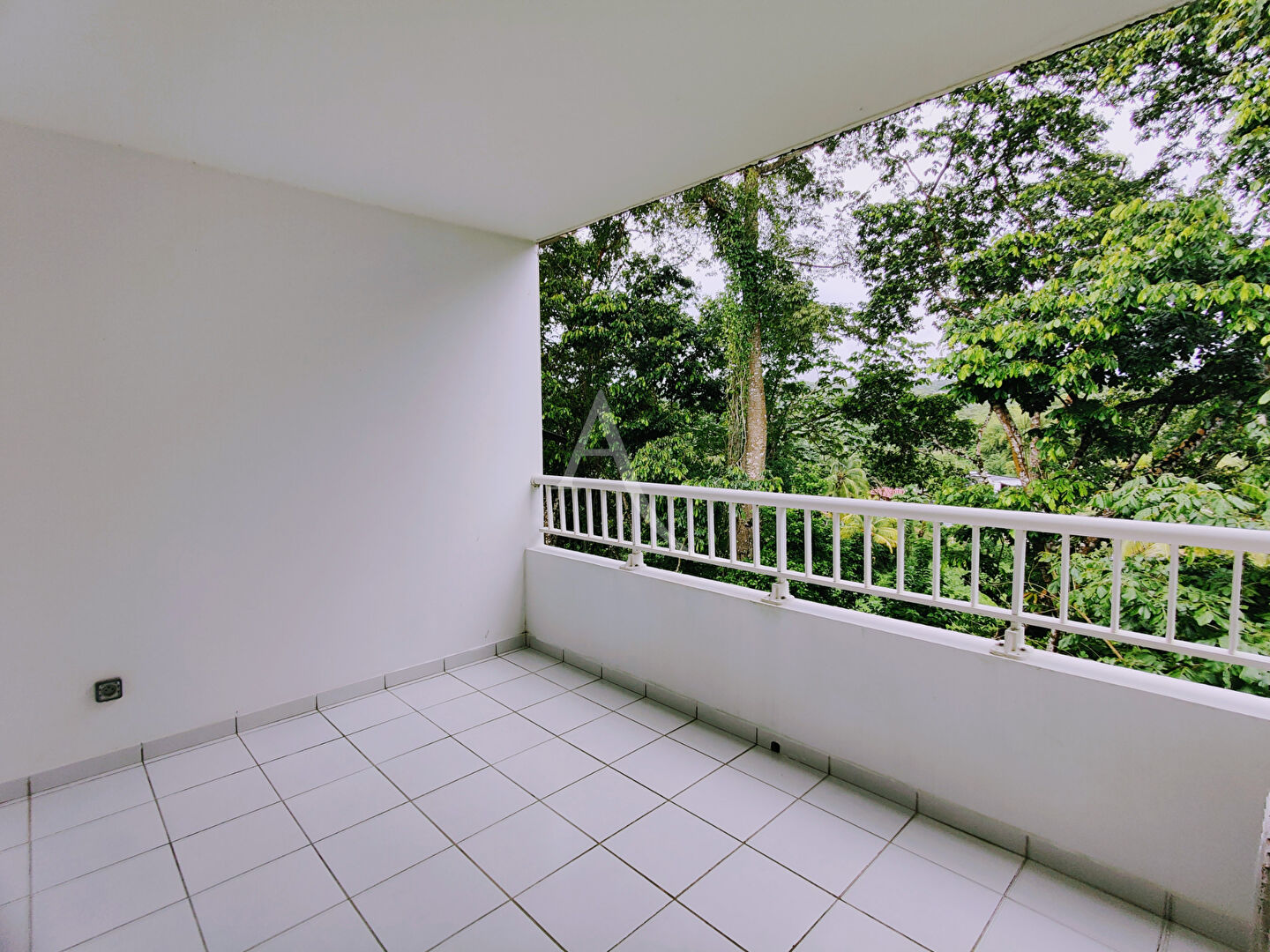 Appartement  3 pièces 61.1 m2 avec terrasse  de 9m2 et parking  privatif