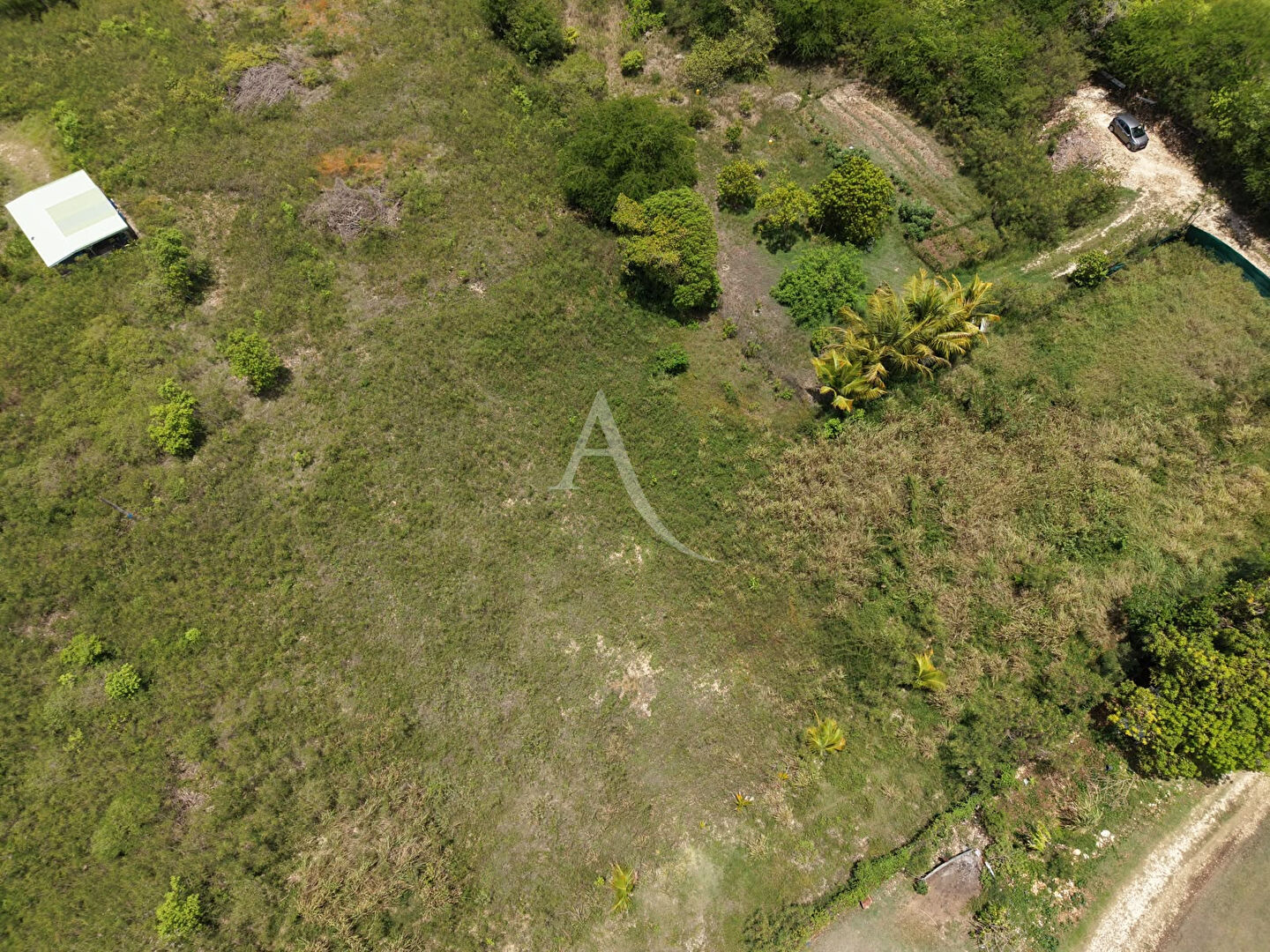 Grand terrain de 1 520 m² au calme