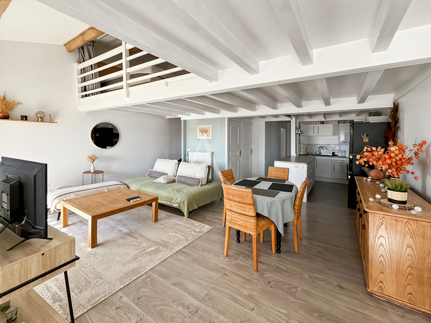 Photo À louer - Appartement T3 meublé de 63 m² avec mezzanine, terrasse et balcon, 13190 Allauch image 3/6