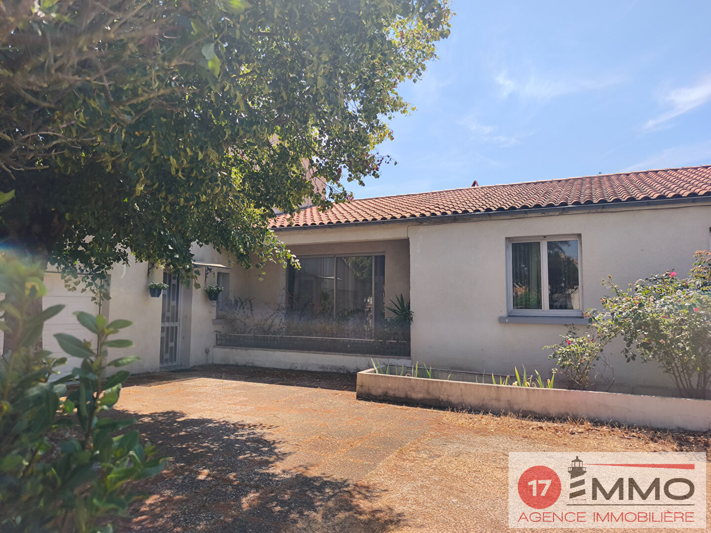 Agence immobilière de 
 17 IMMO - 17 IMMO 
