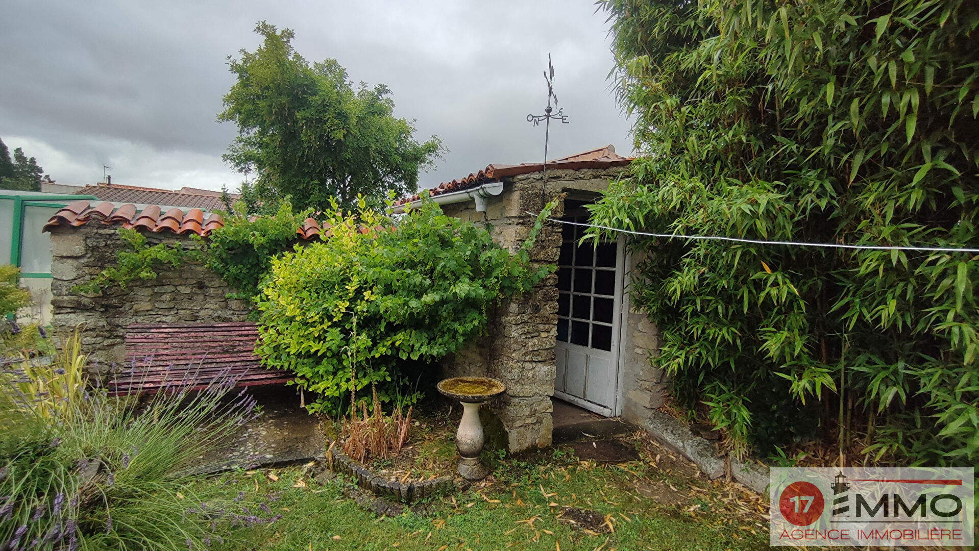 Agence immobilière de 
 17 IMMO - 17 IMMO 

