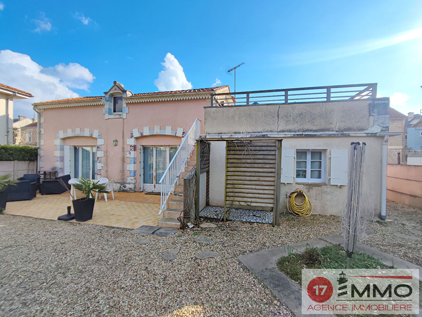 Agence immobilière de 
 17 IMMO - 17 IMMO 
