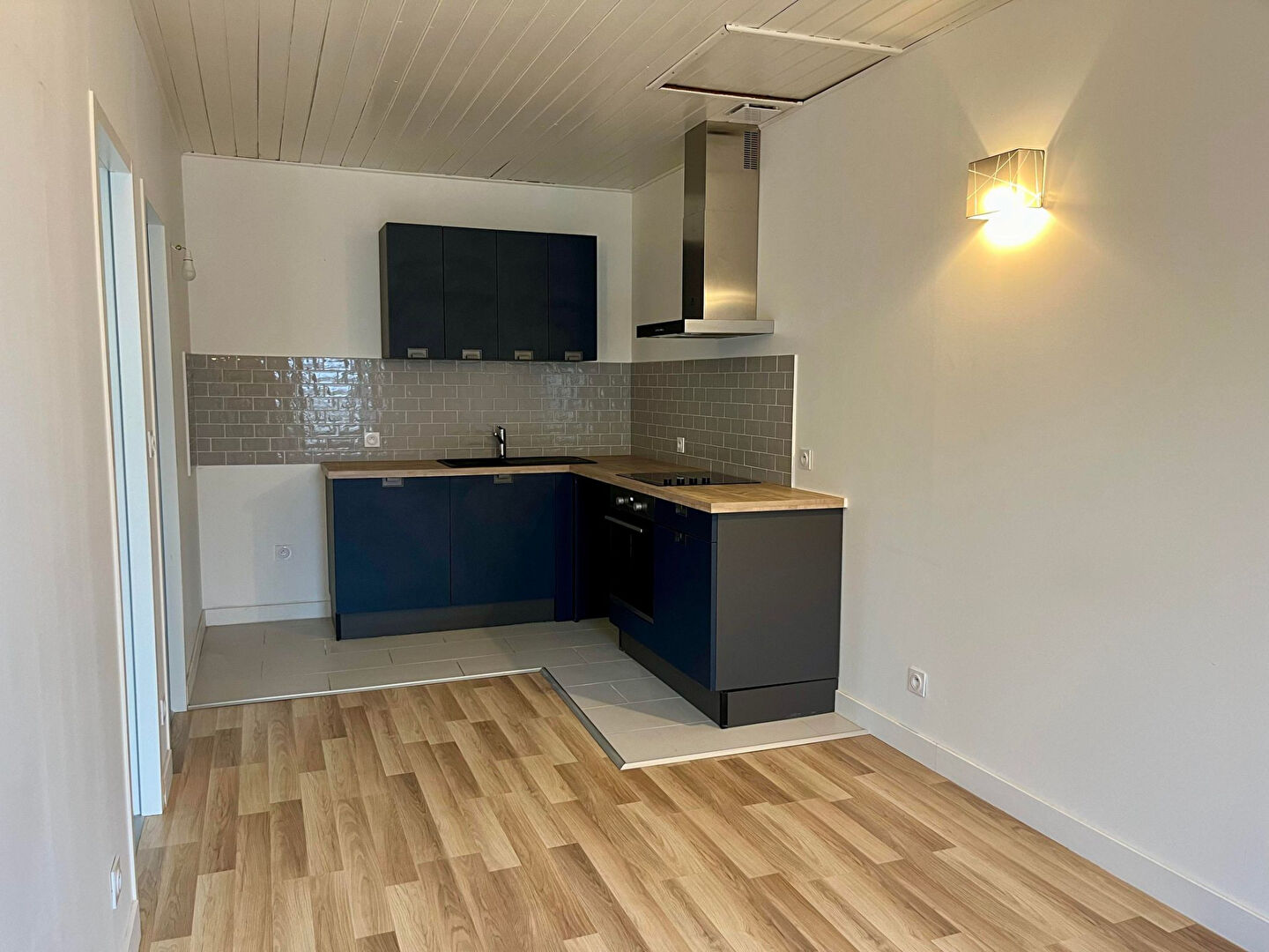 Agence immobilière de 
 17 IMMO - 17 IMMO 

