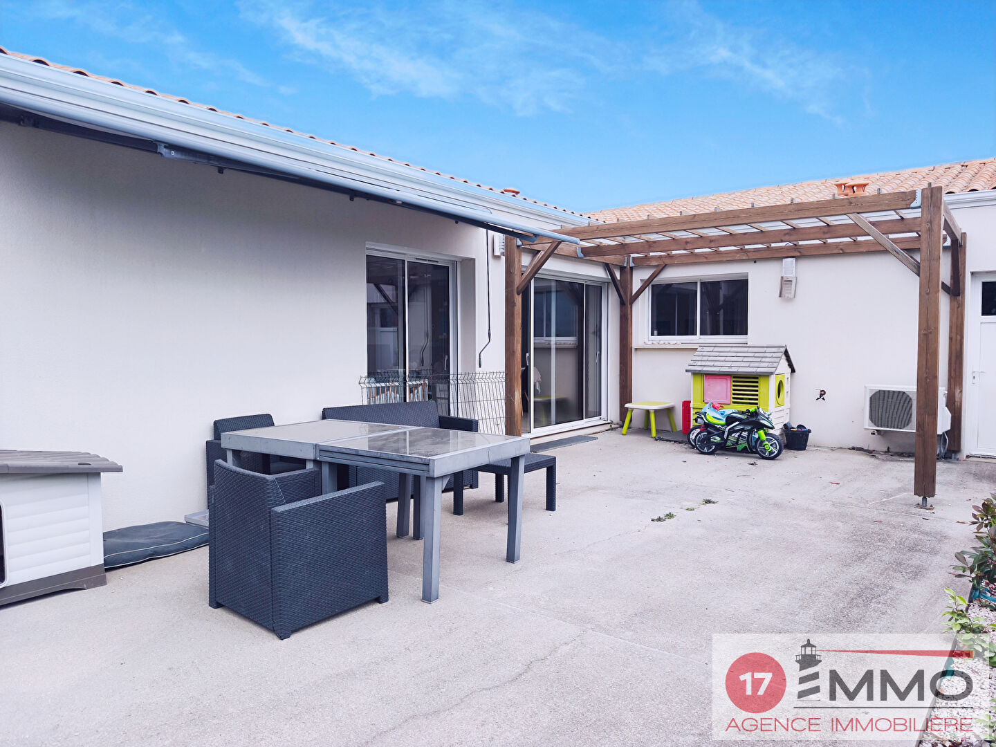 Agence immobilière de 
 17 IMMO - 17 IMMO 
