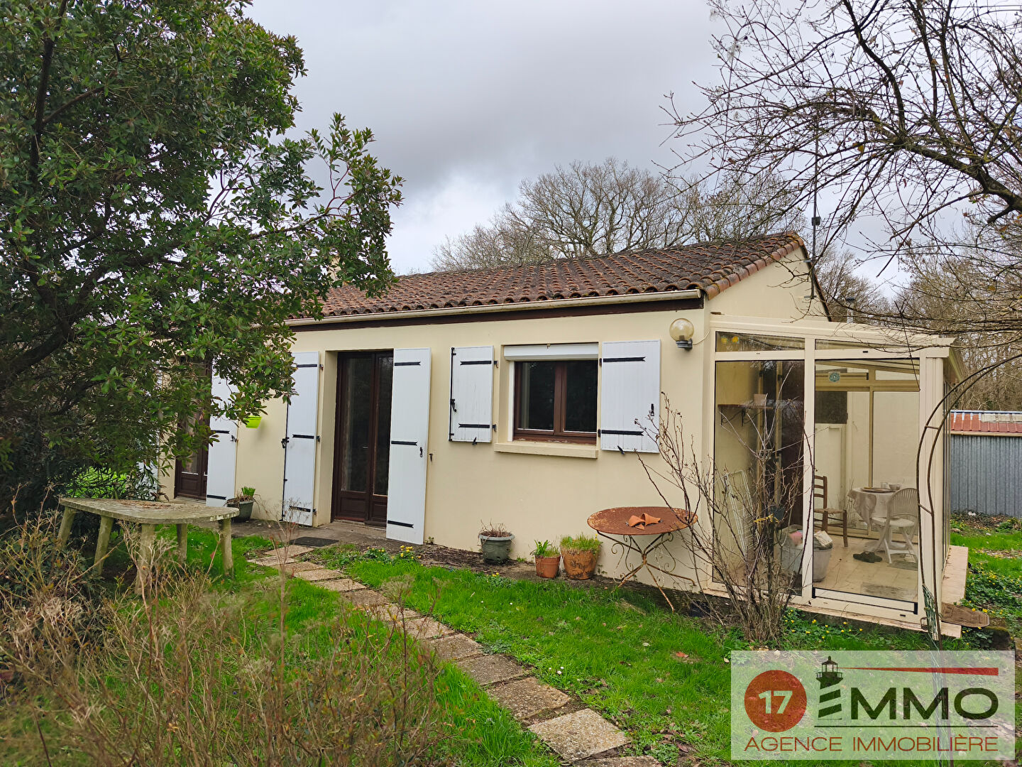 Agence immobilière de 
 17 IMMO - 17 IMMO 
