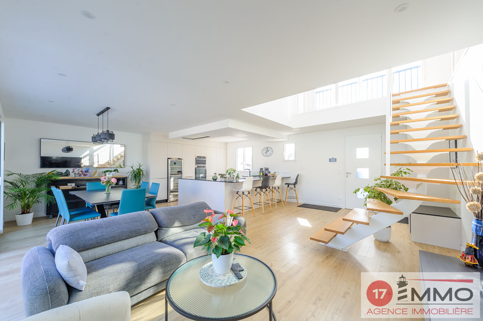 Agence immobilière de 
 17 IMMO - 17 IMMO 
