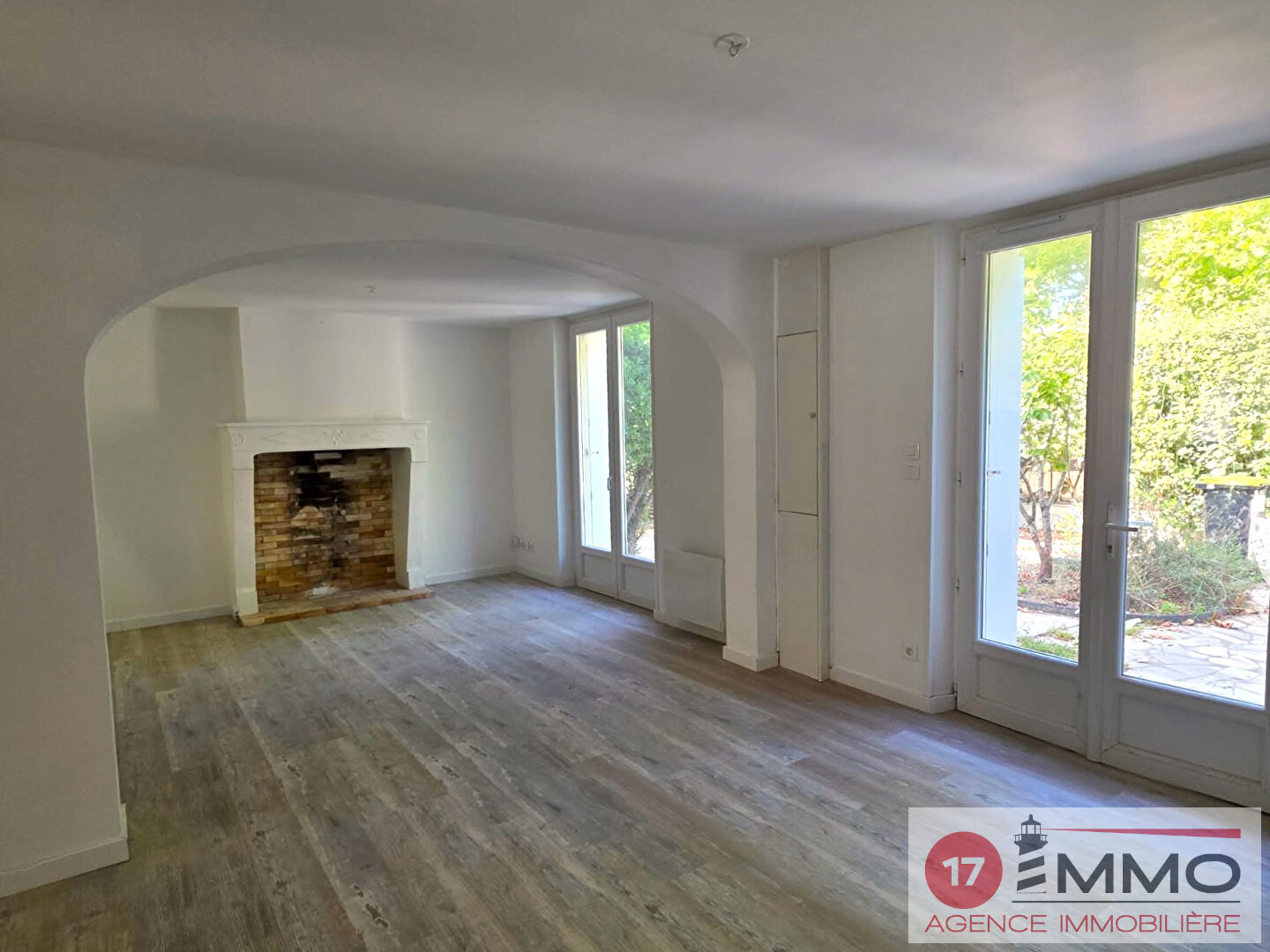 Agence immobilière de 
 17 IMMO - 17 IMMO 
